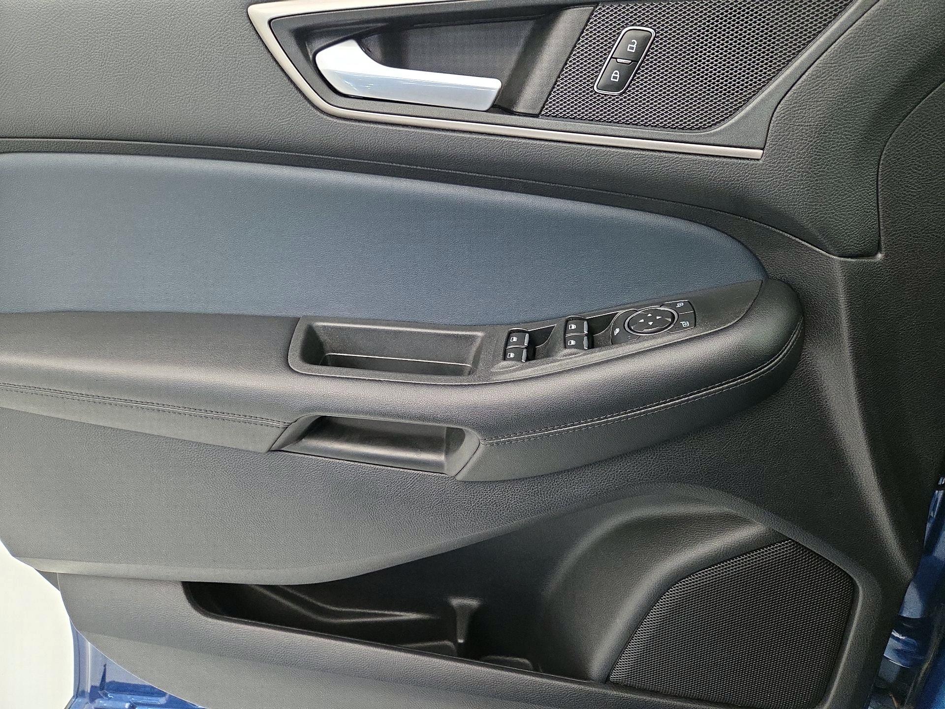 Thumbnail: 2022 Ford Edge - 12