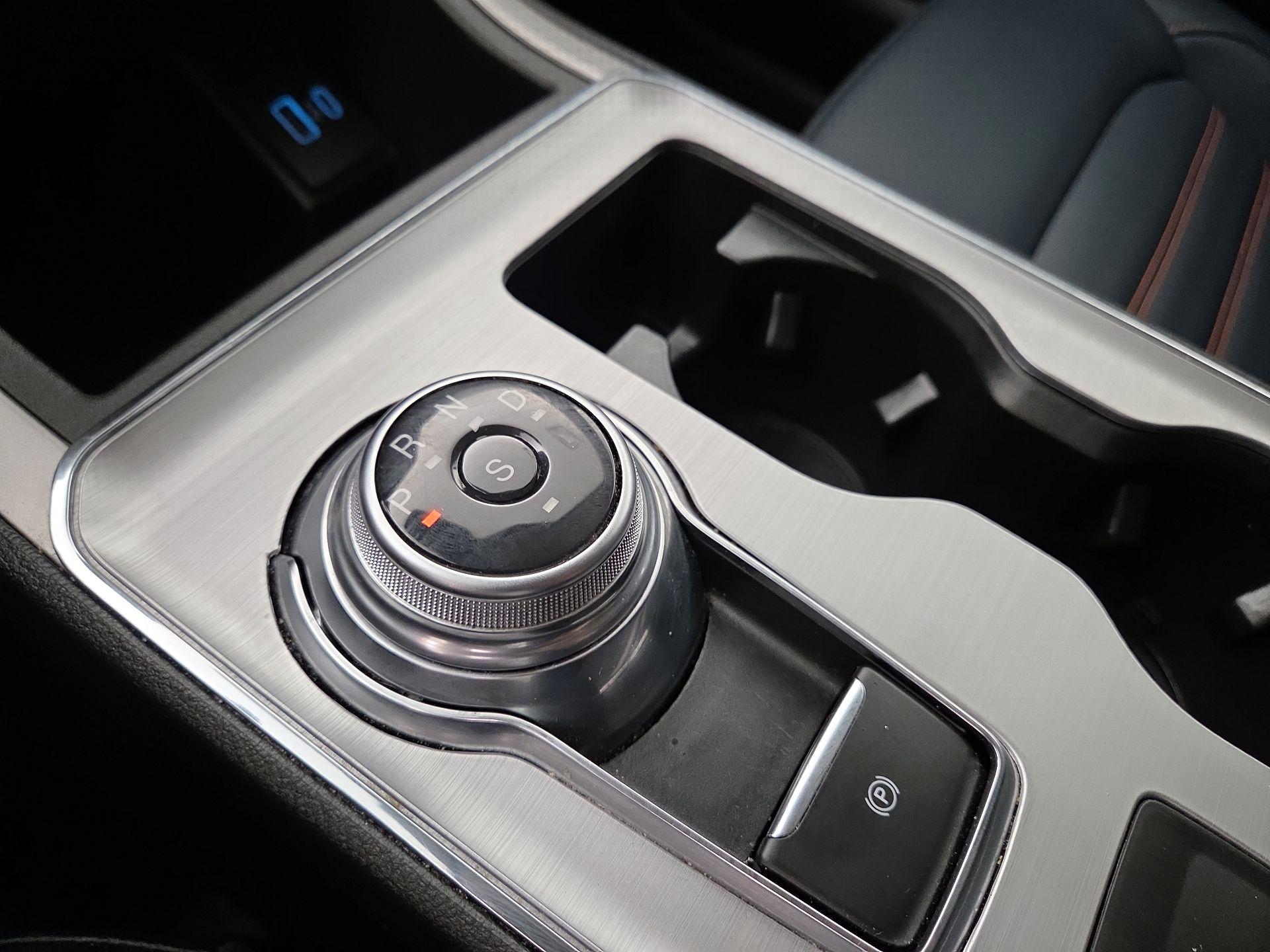 Thumbnail: 2022 Ford Edge - 17