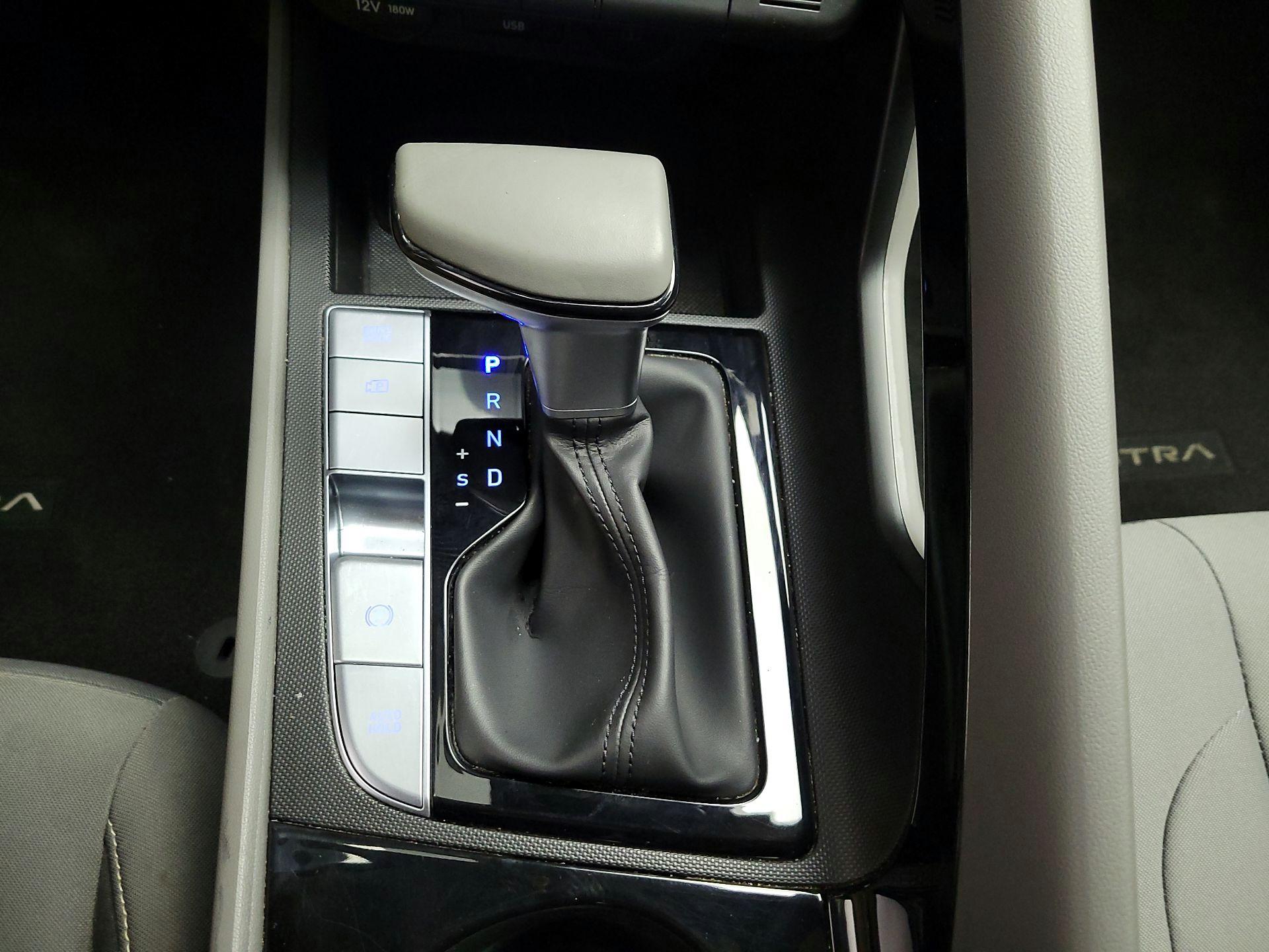 Thumbnail: 2025 Hyundai Elantra - 17