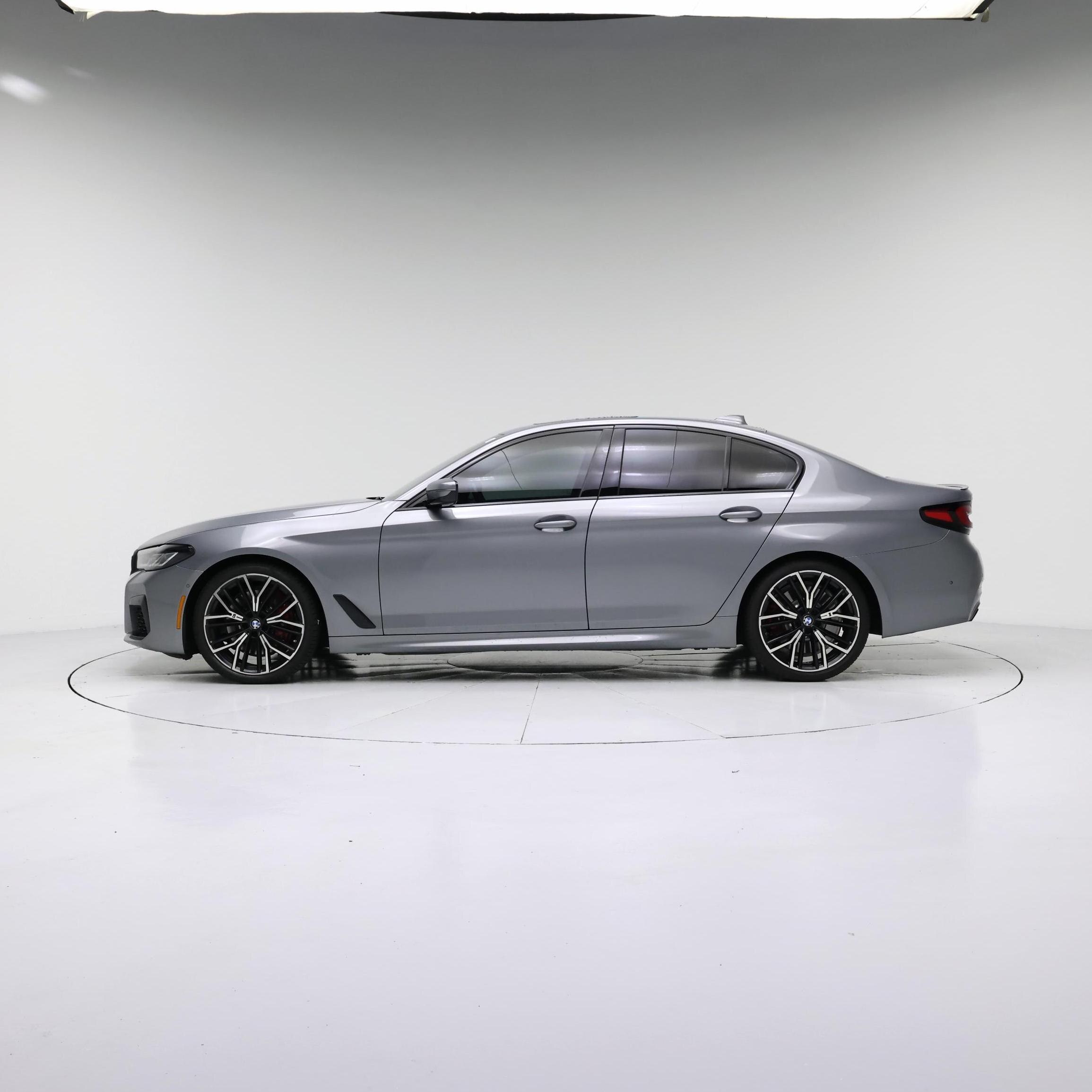 Thumbnail: 2023 BMW 5 Series - 3