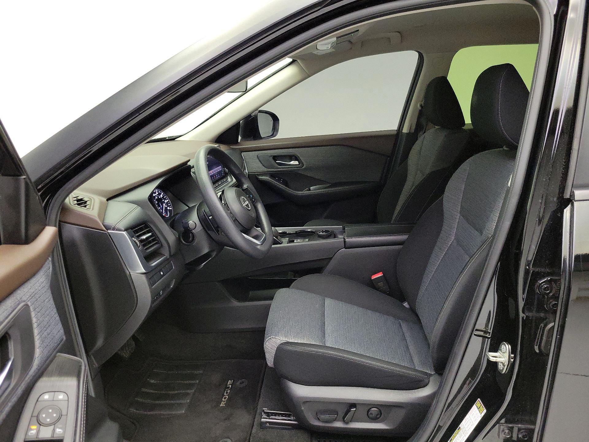 Thumbnail: 2023 Nissan Rogue - 11