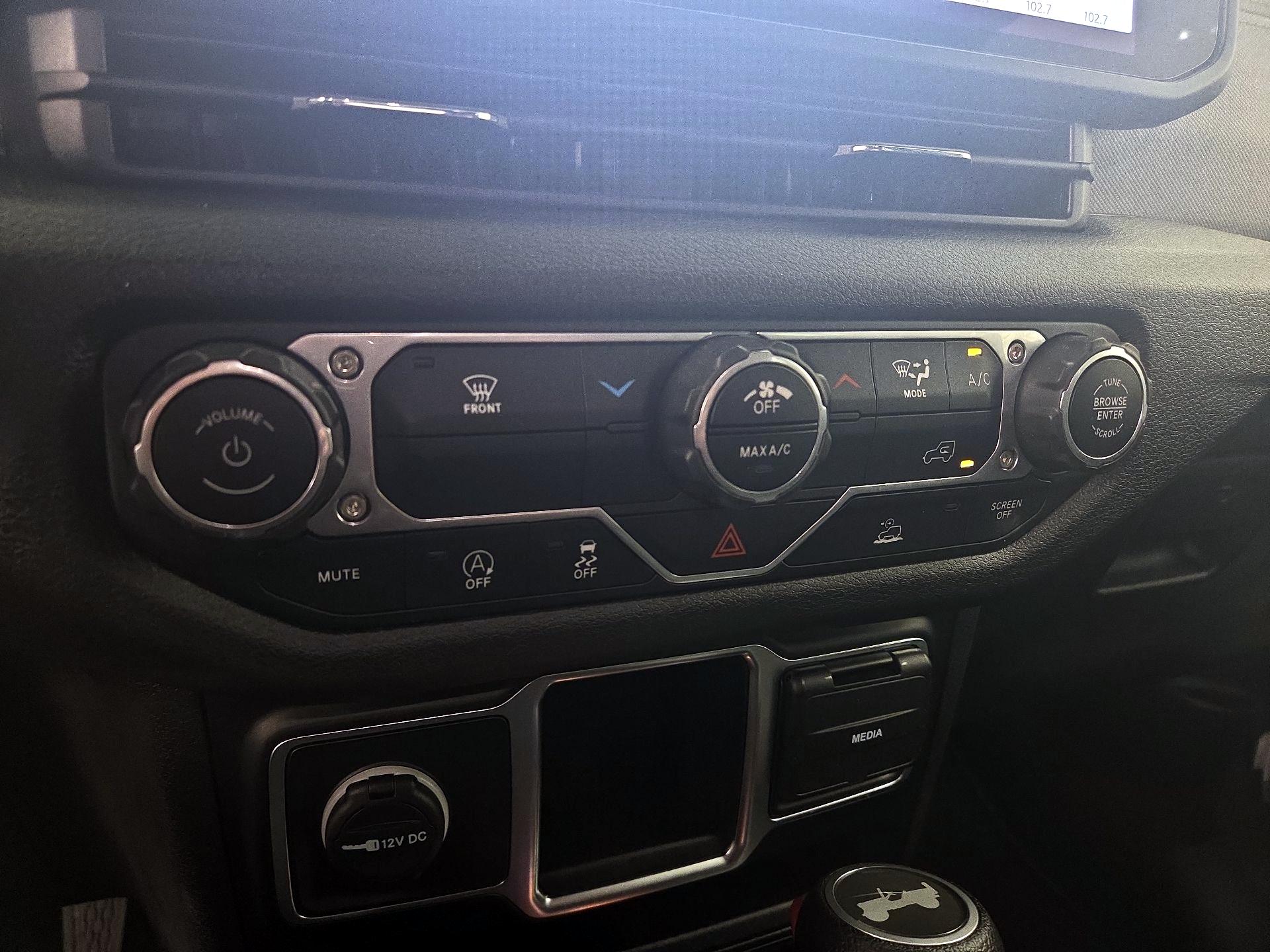 Thumbnail: 2024 Jeep Wrangler - 16