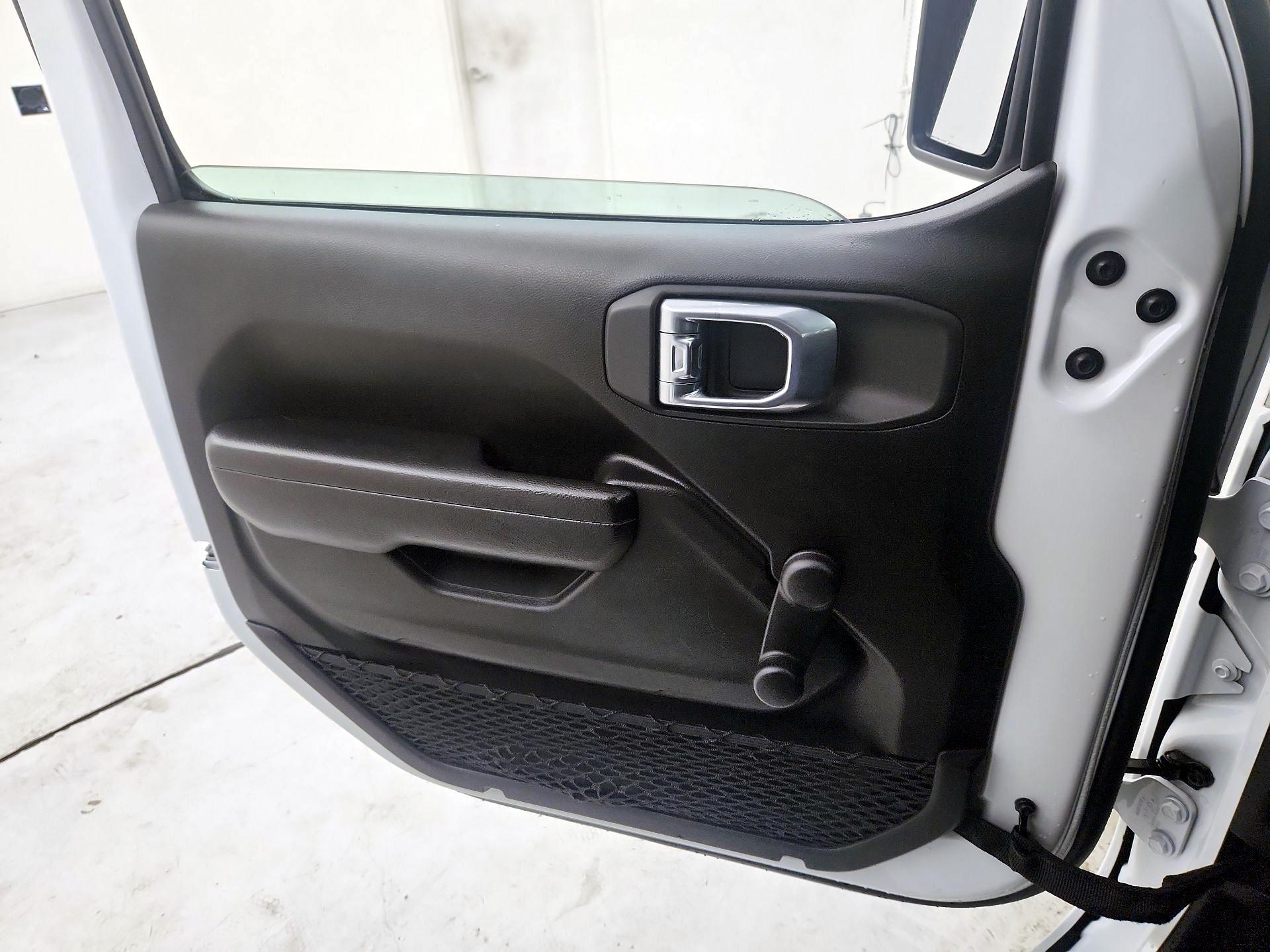 Thumbnail: 2022 Jeep Wrangler - 12