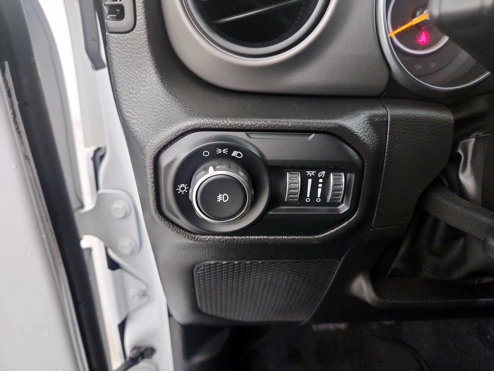 Thumbnail: 2022 Jeep Wrangler - 13