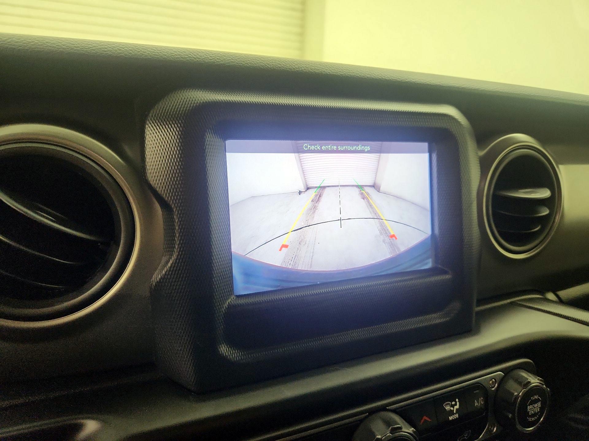 Thumbnail: 2022 Jeep Wrangler - 14