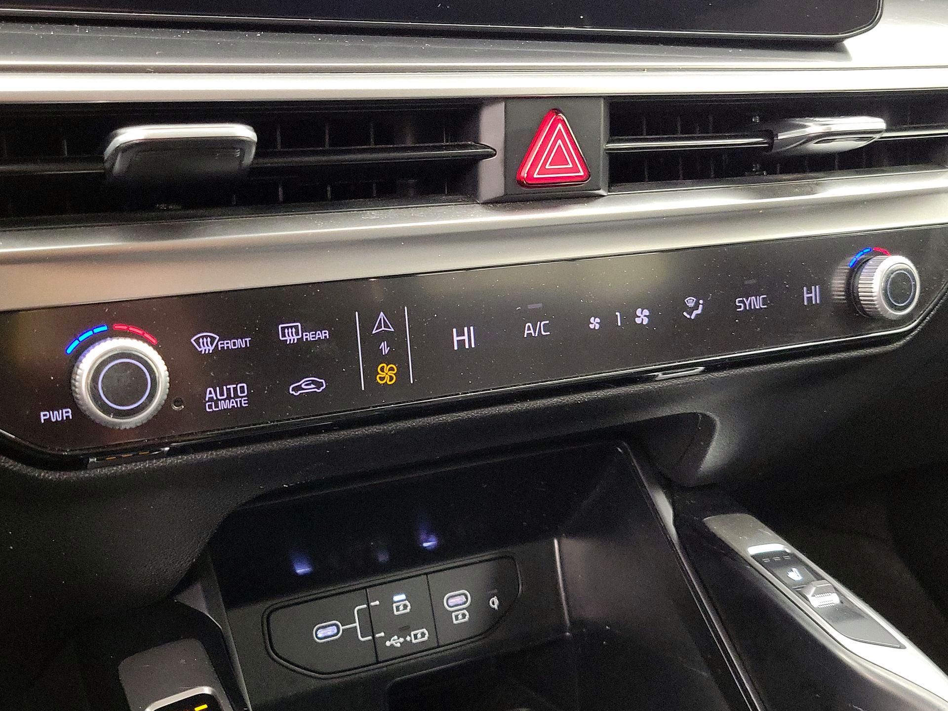 Thumbnail: 2024 Kia Sorento - 17