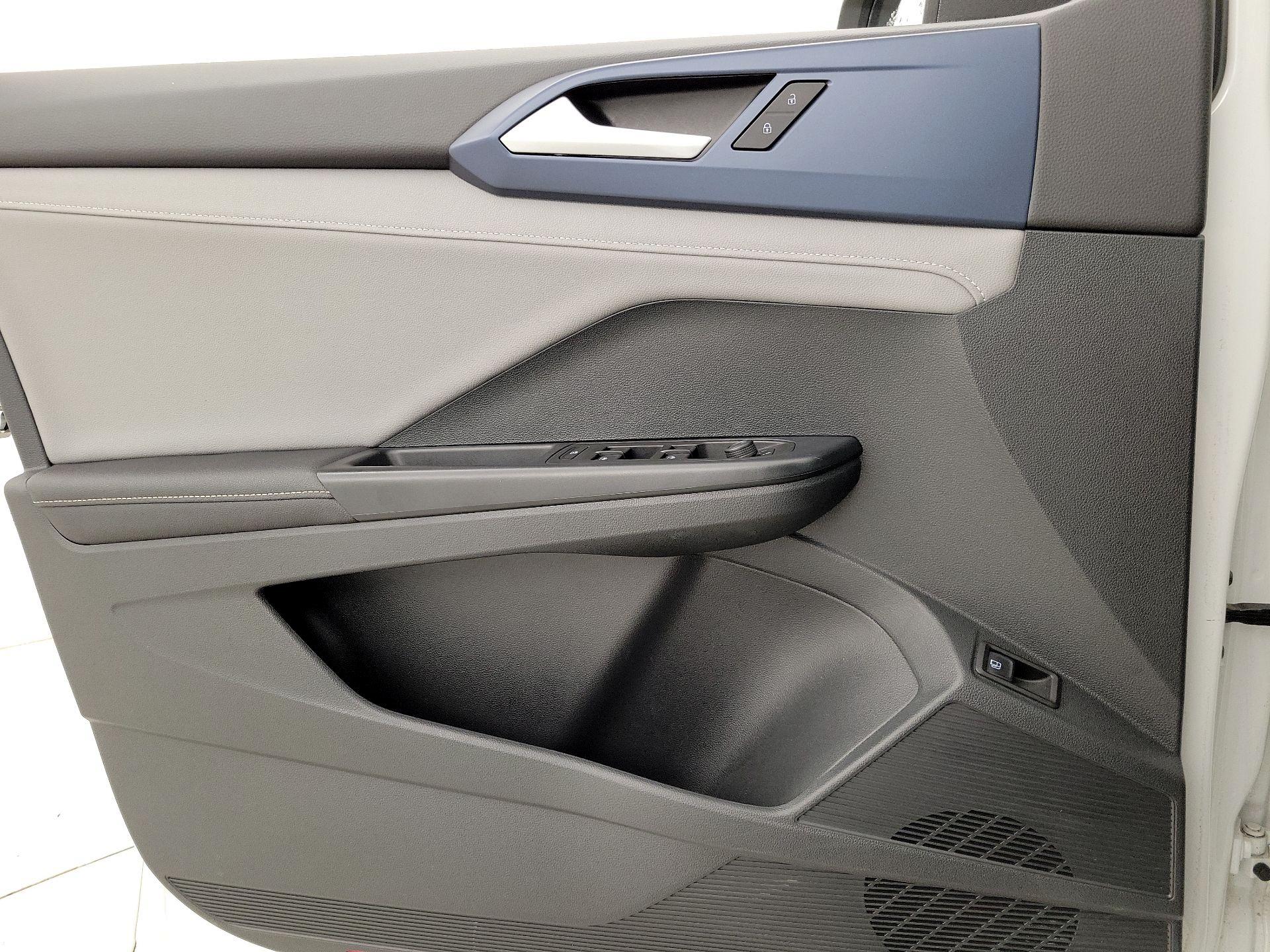 Thumbnail: 2024 Volkswagen Taos - 12