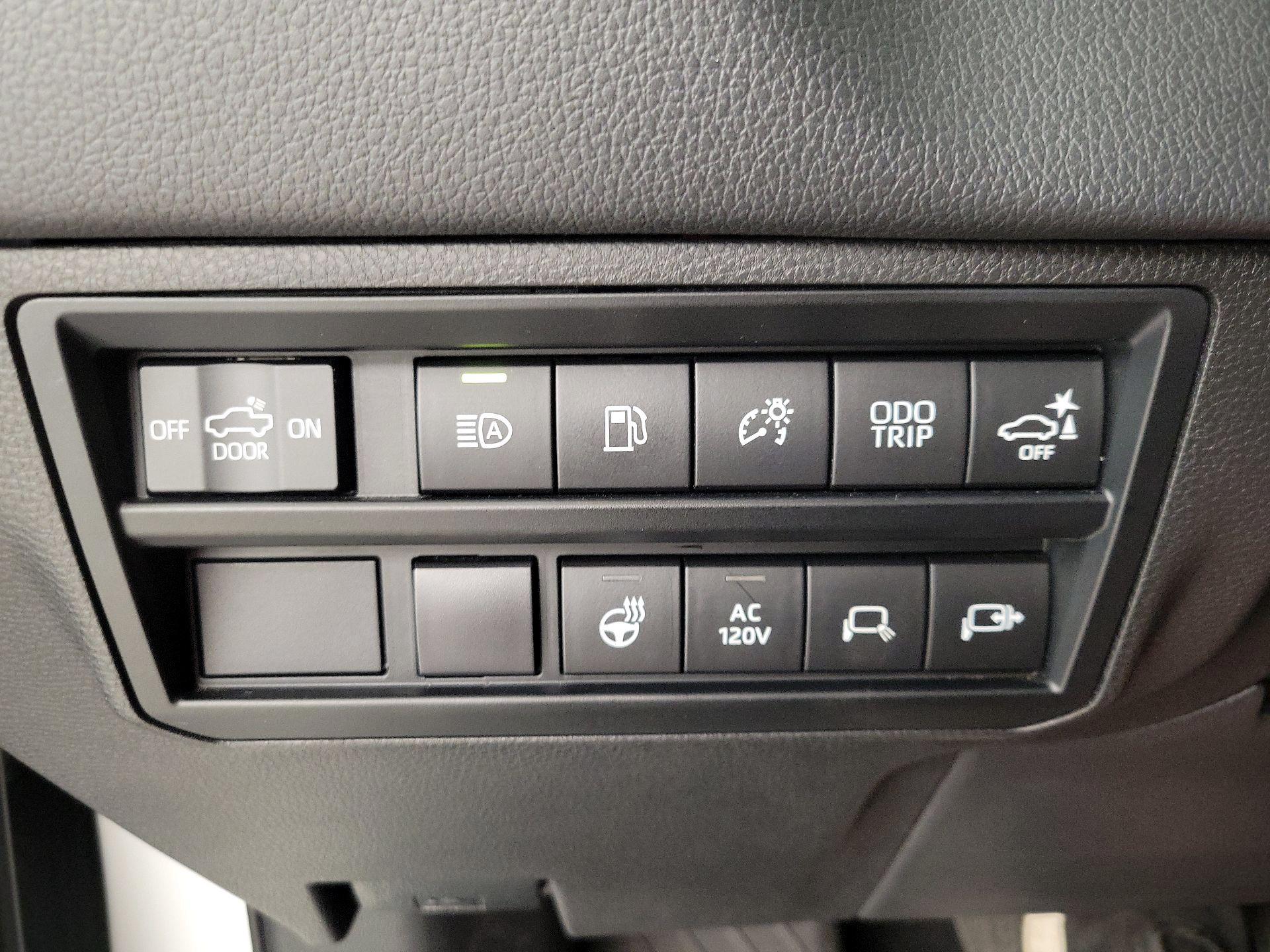 Thumbnail: 2022 Toyota Tundra - 13