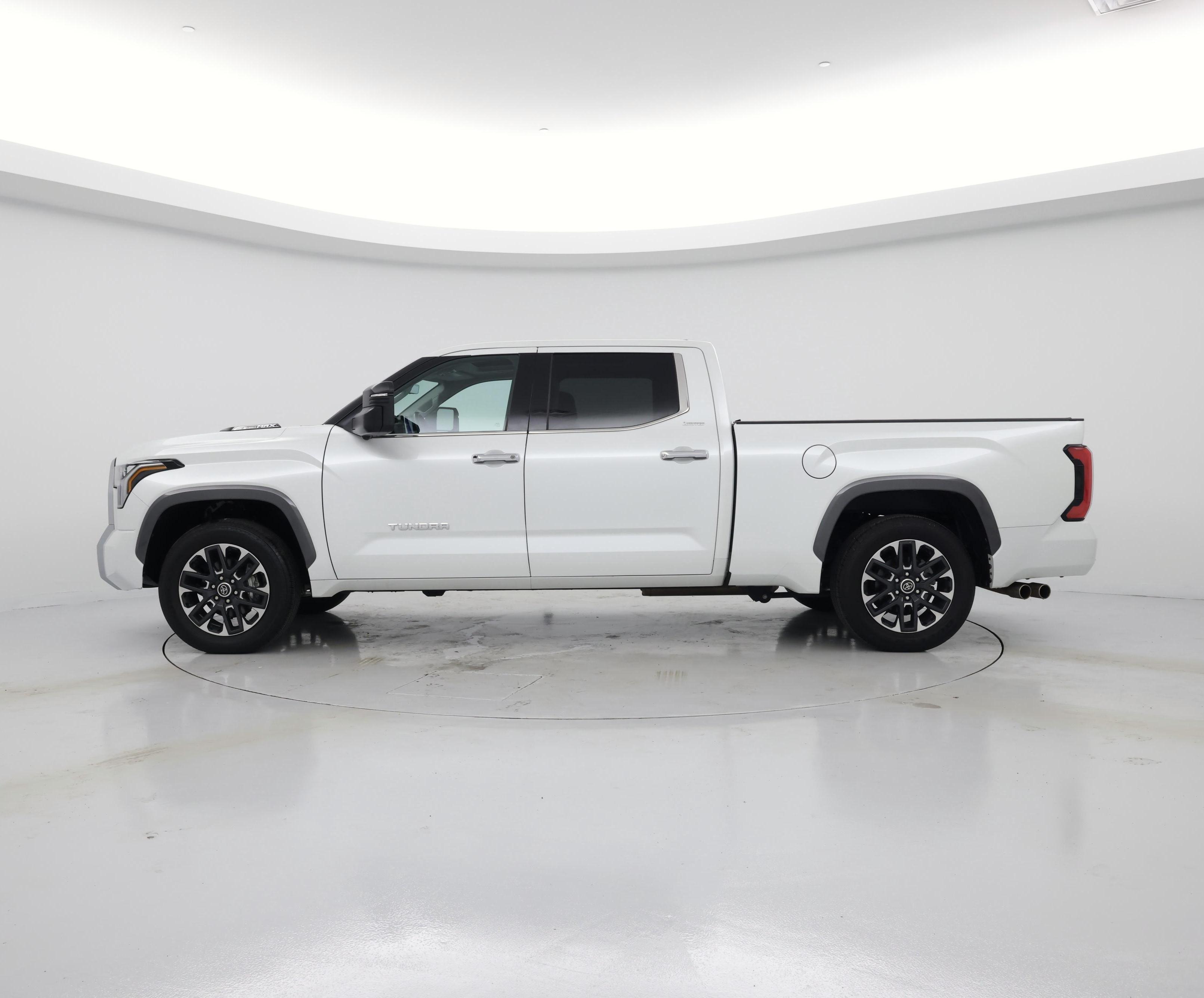 Thumbnail: 2022 Toyota Tundra - 3