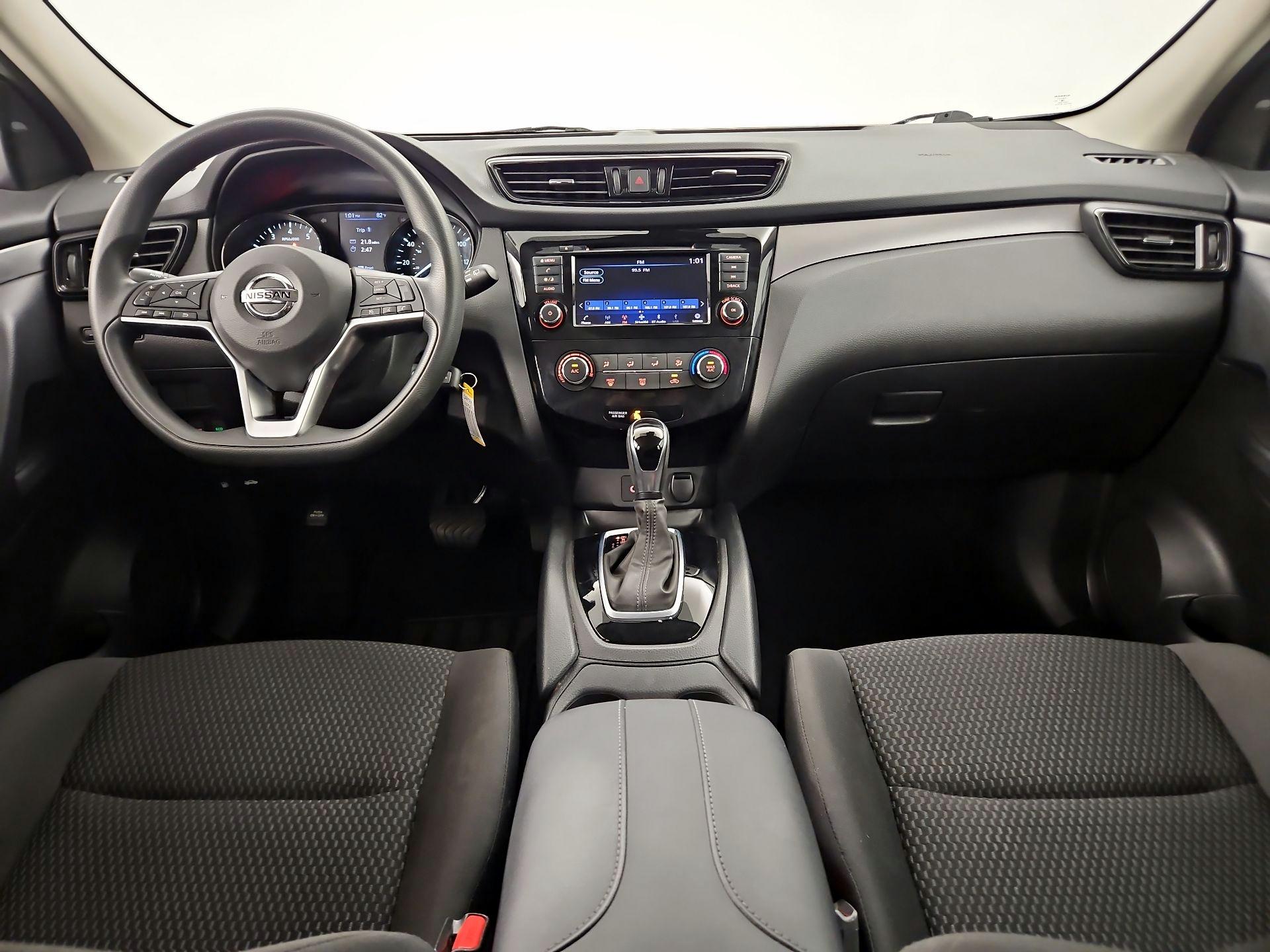 Thumbnail: 2021 Nissan Rogue Sport - 9
