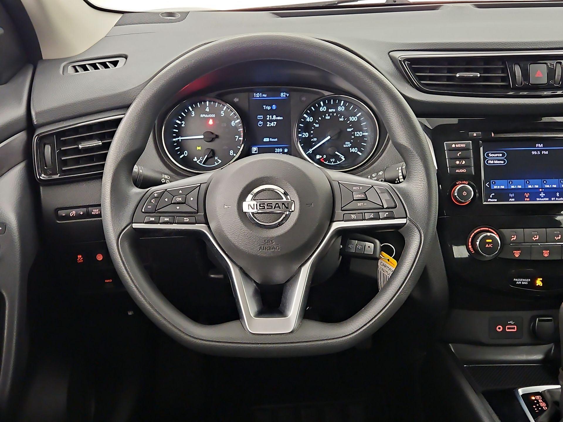 Thumbnail: 2021 Nissan Rogue Sport - 10