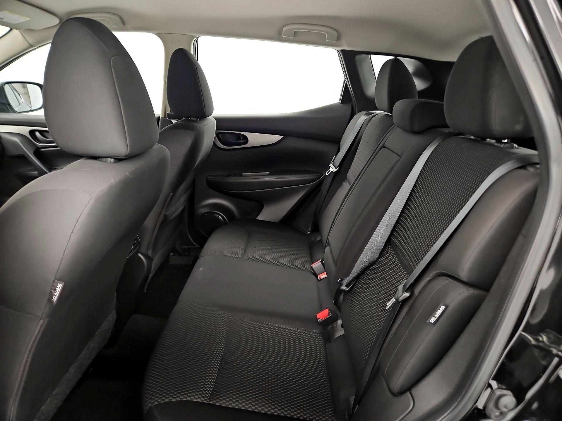 Thumbnail: 2021 Nissan Rogue Sport - 19