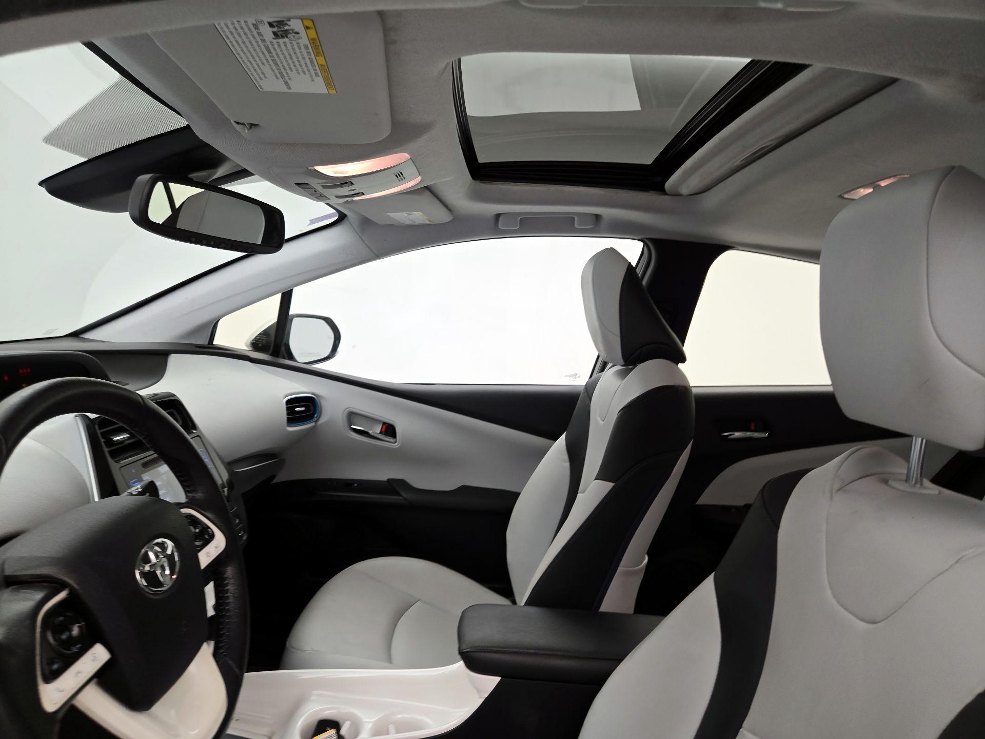 Thumbnail: 2017 Toyota Prius - 20