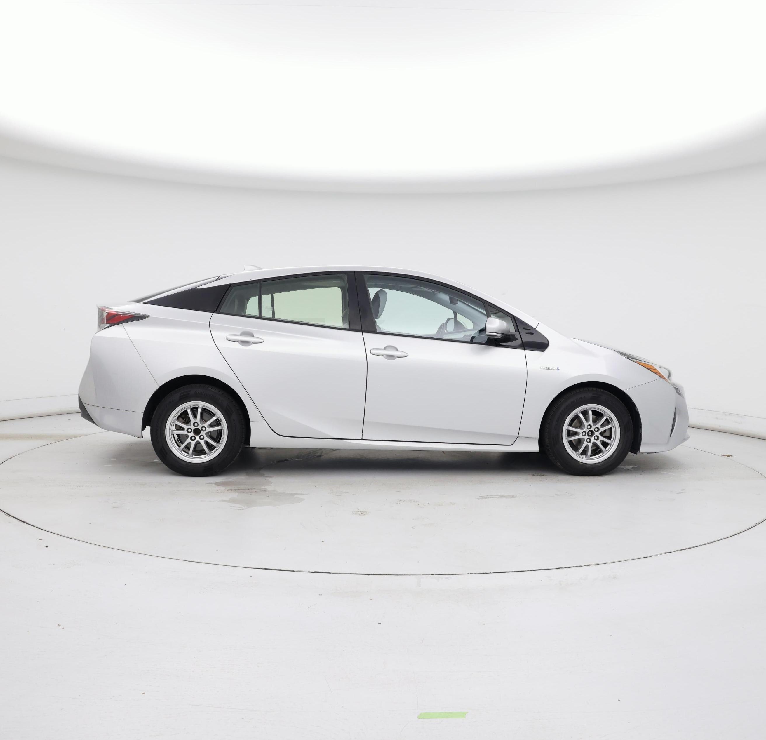 Thumbnail: 2017 Toyota Prius - 7
