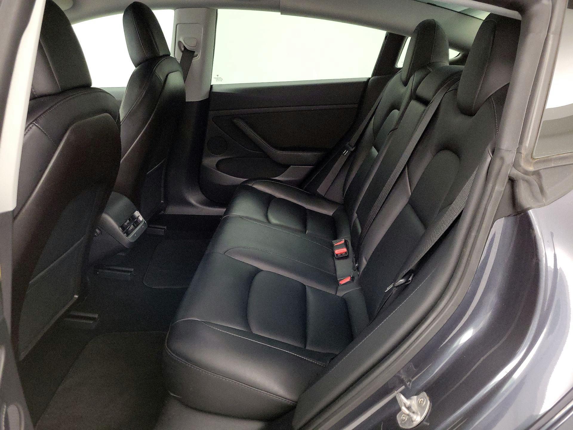 Thumbnail: 2021 Tesla Model 3 - 19