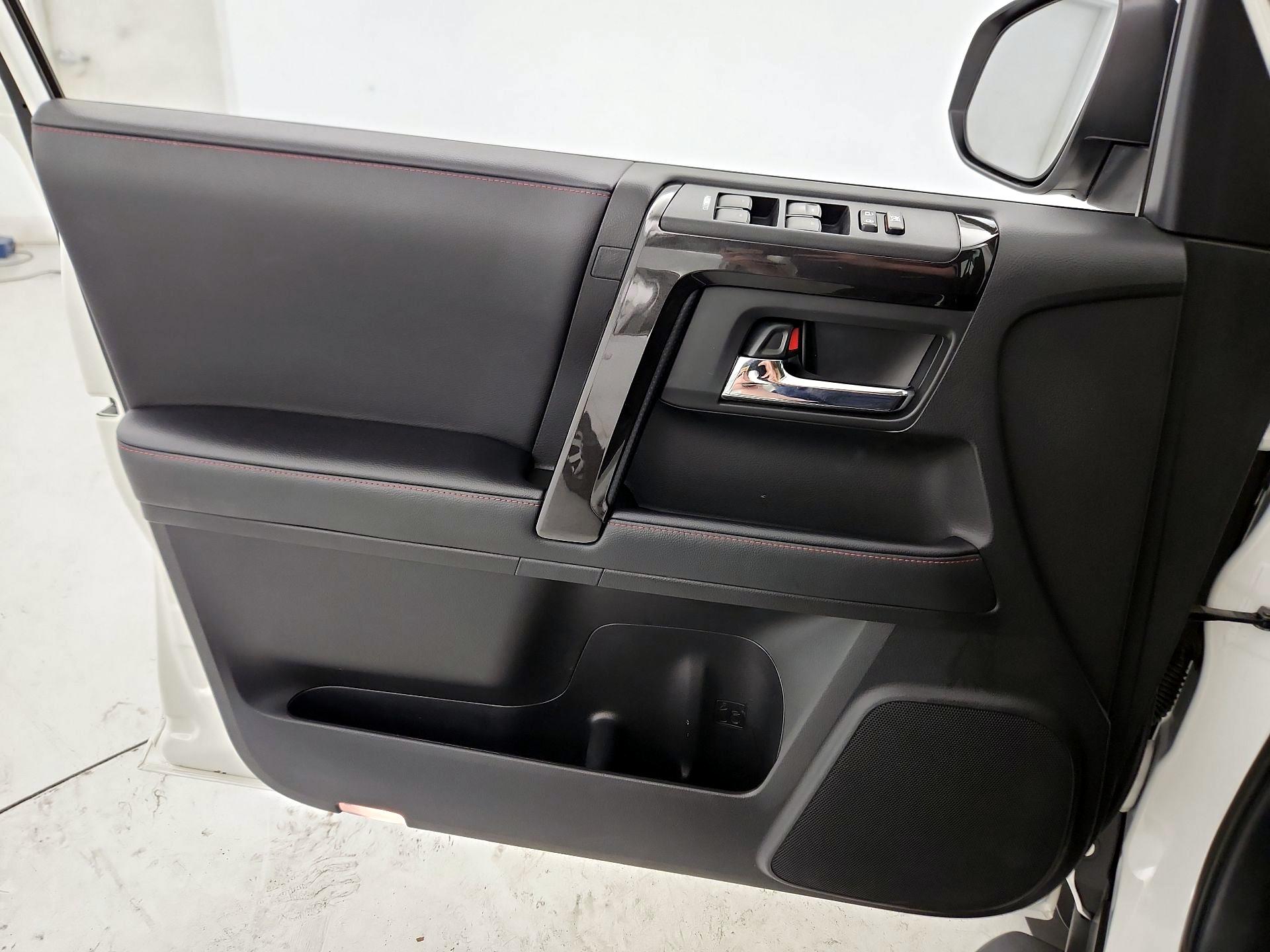 Thumbnail: 2021 Toyota 4Runner - 12