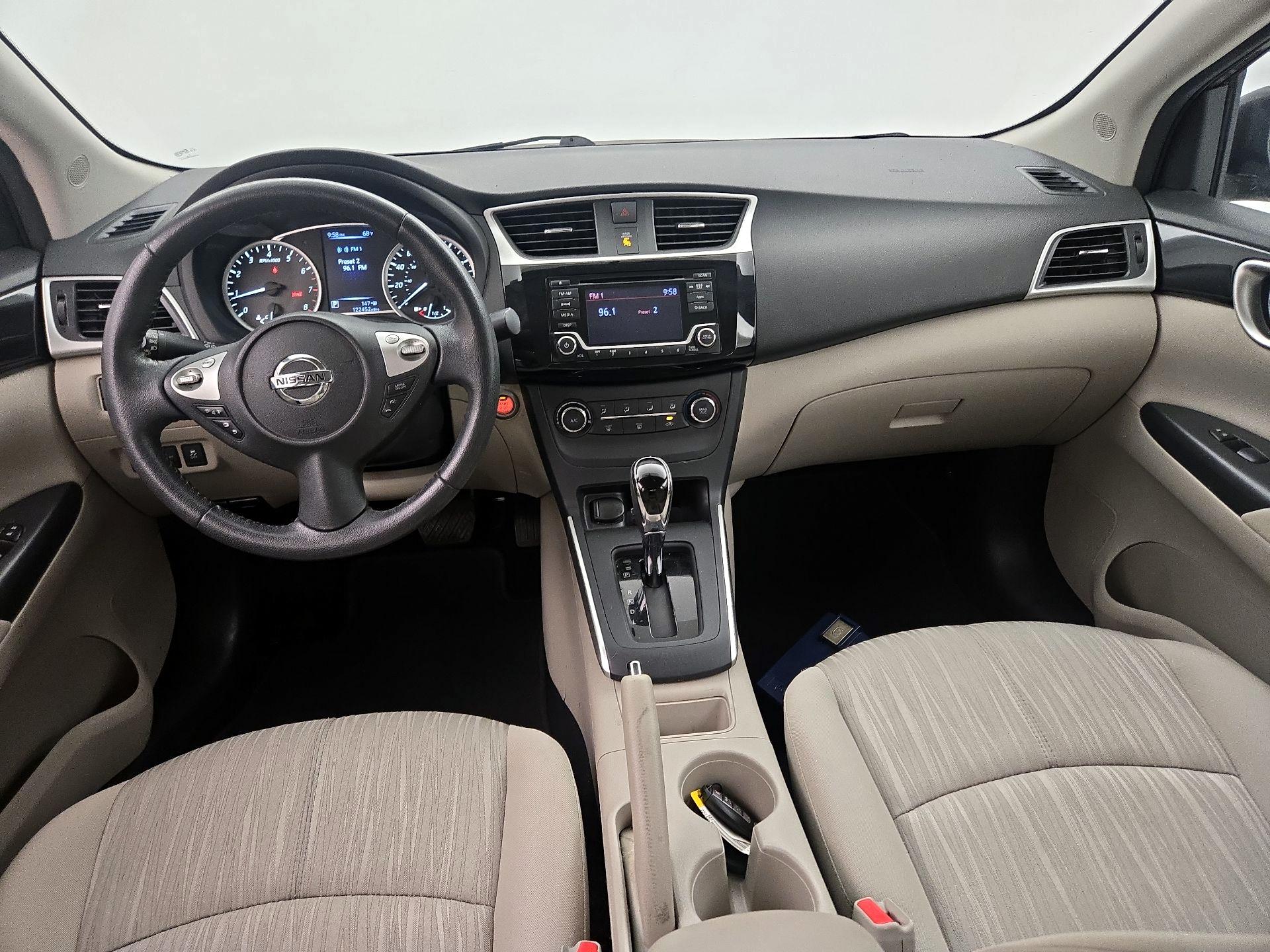 Thumbnail: 2016 Nissan Sentra - 9