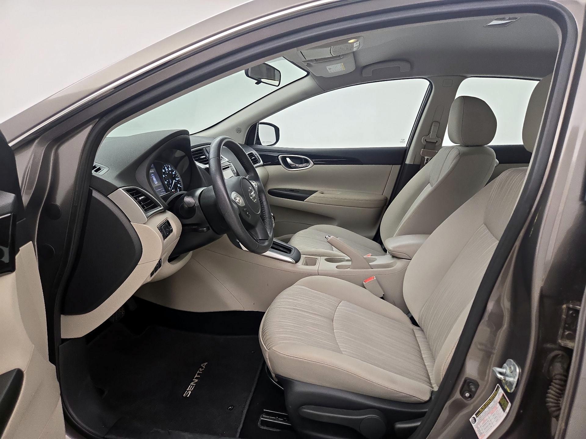 Thumbnail: 2016 Nissan Sentra - 11