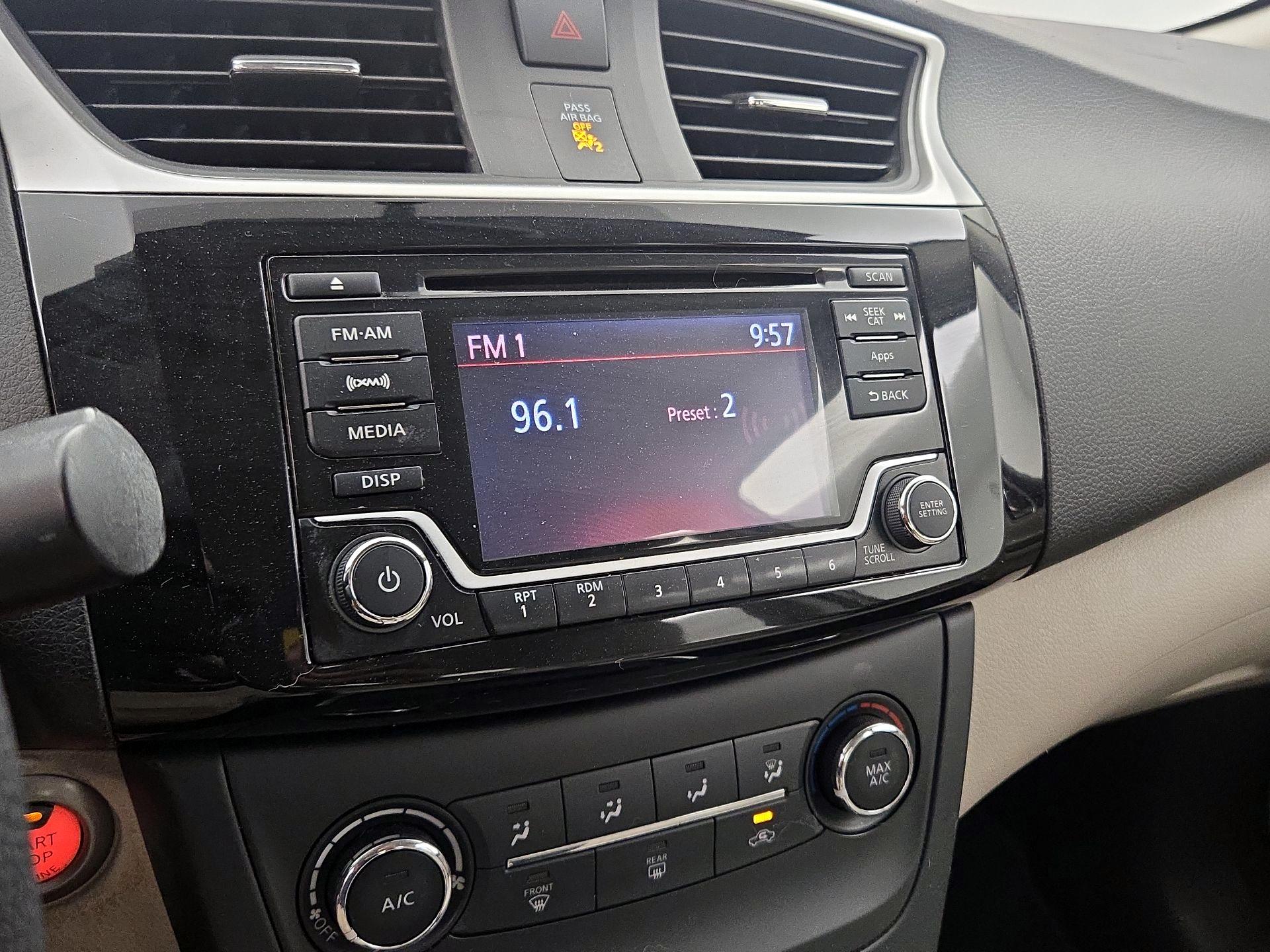 Thumbnail: 2016 Nissan Sentra - 15