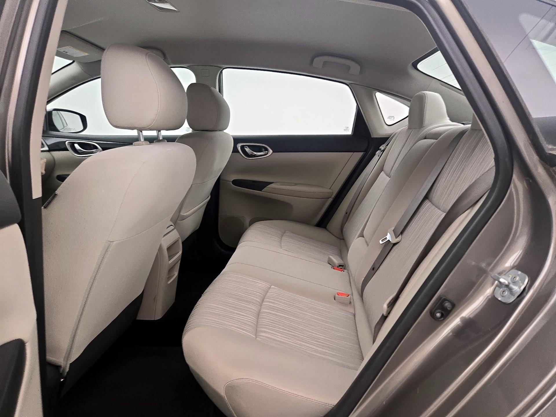 Thumbnail: 2016 Nissan Sentra - 19