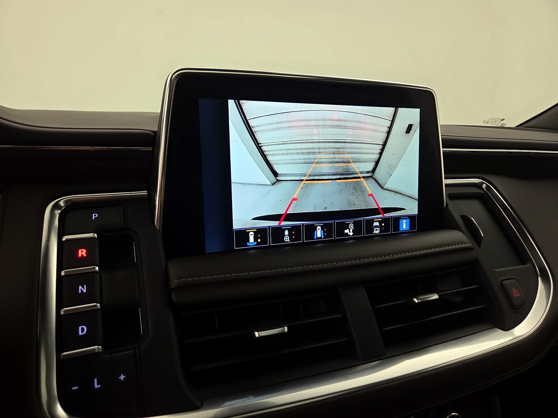 Thumbnail: 2022 Chevrolet Suburban - 14