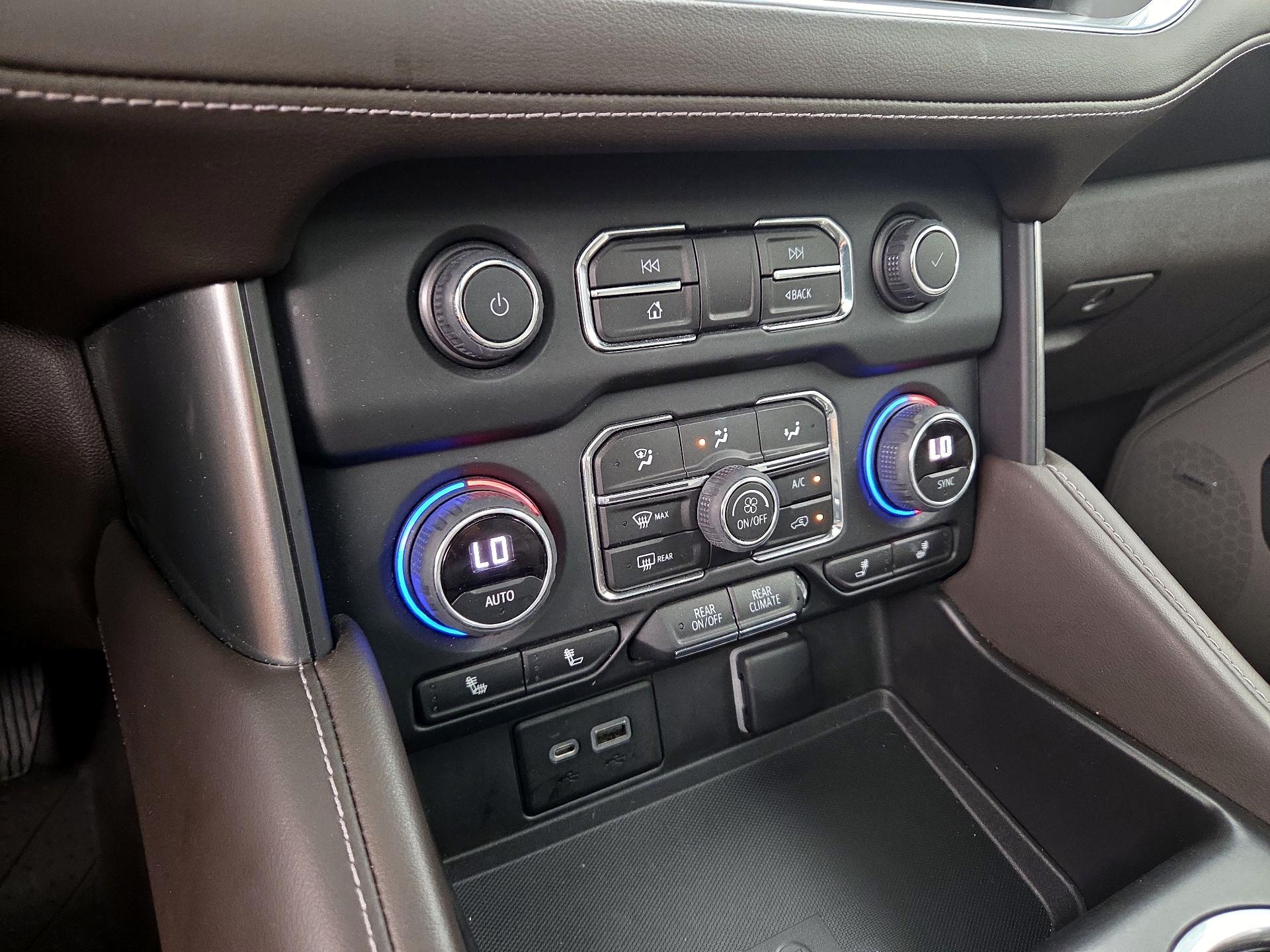 Thumbnail: 2022 Chevrolet Suburban - 16