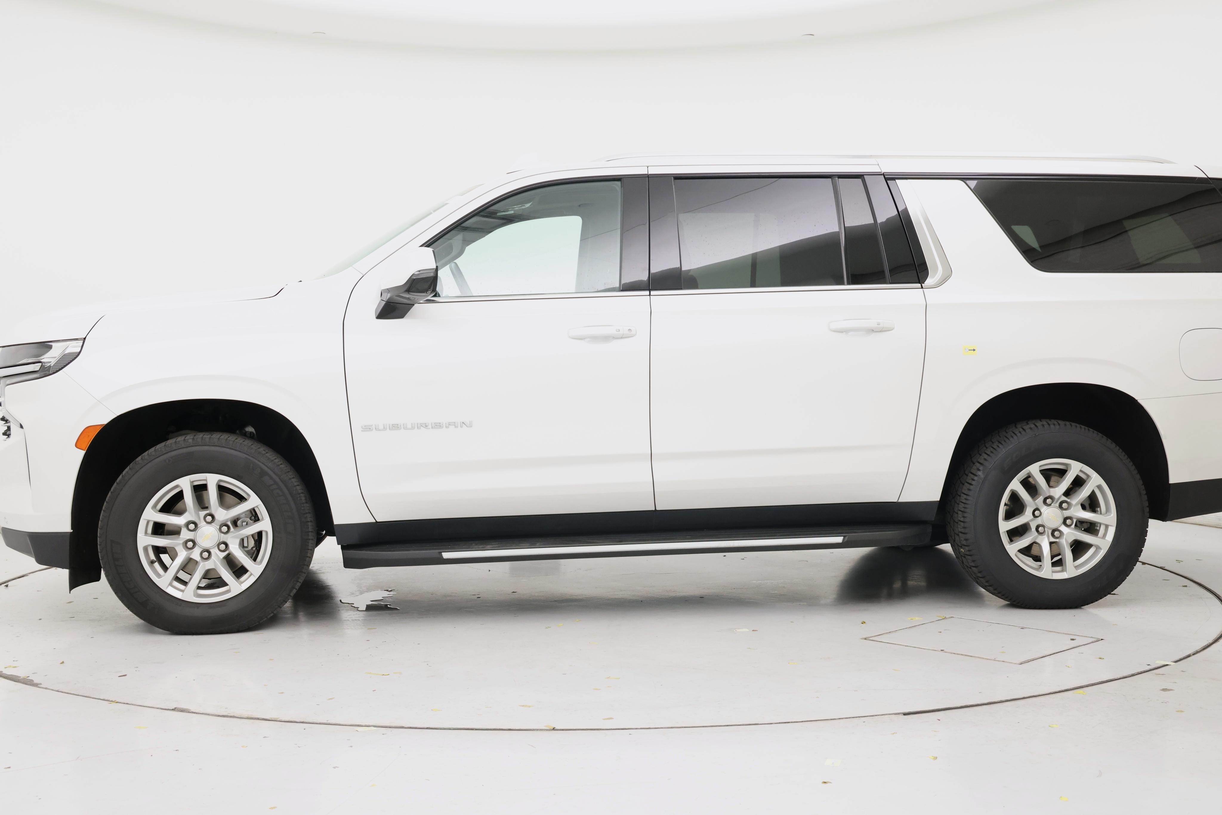 Thumbnail: 2022 Chevrolet Suburban - 3