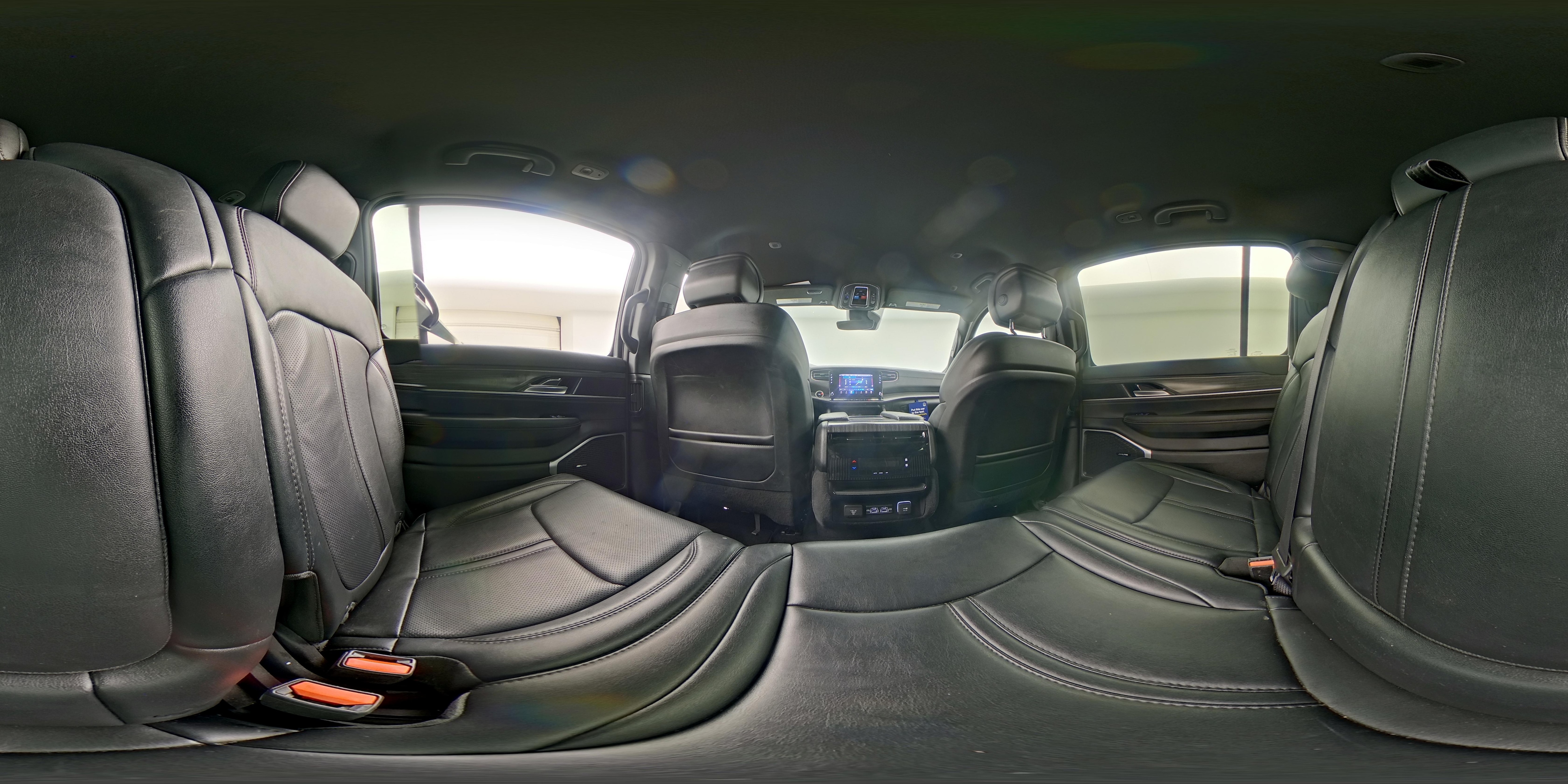 2024 Jeep Wagoneer L Series II - Photo 28