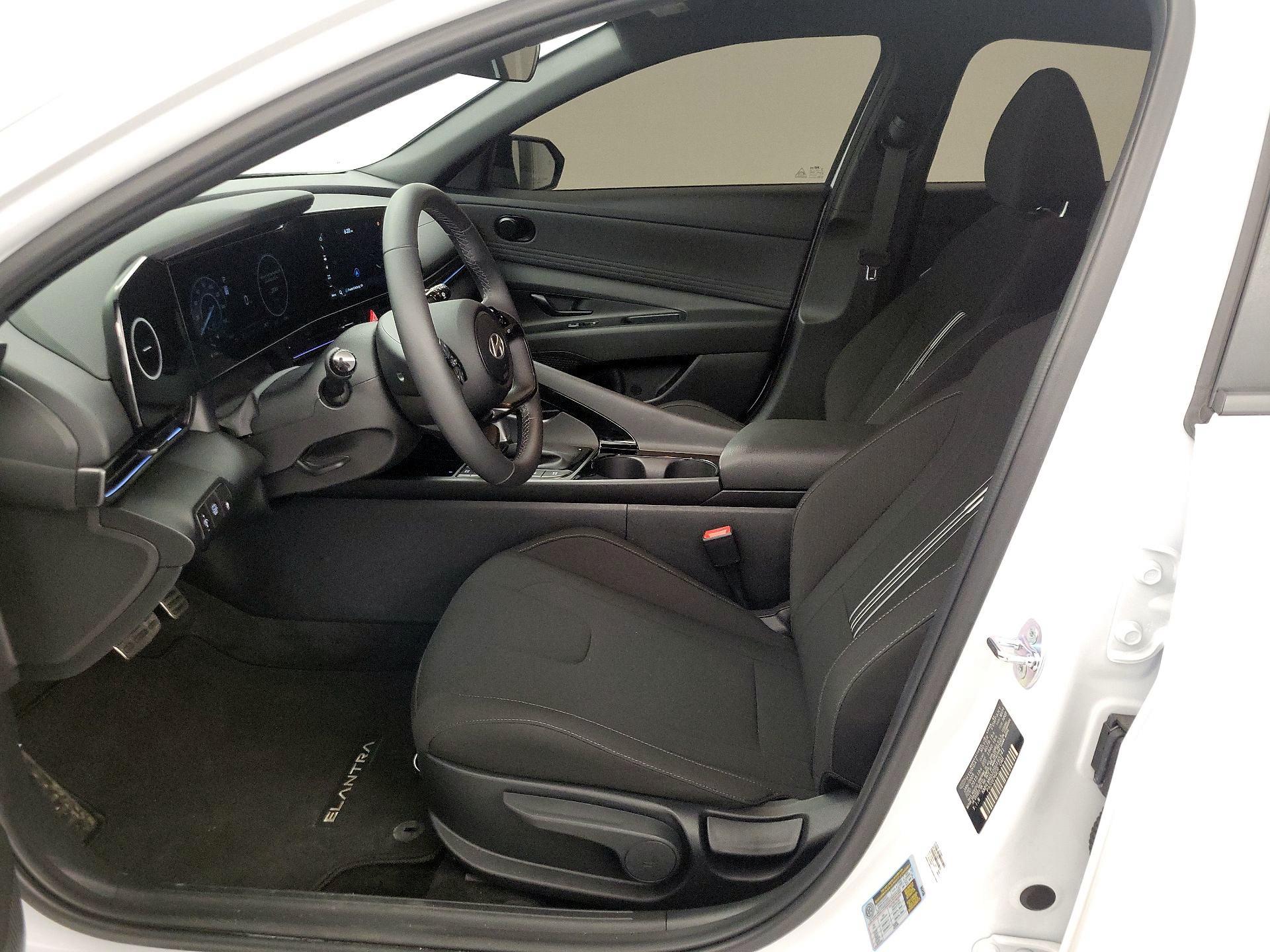 Thumbnail: 2025 Hyundai Elantra - 11