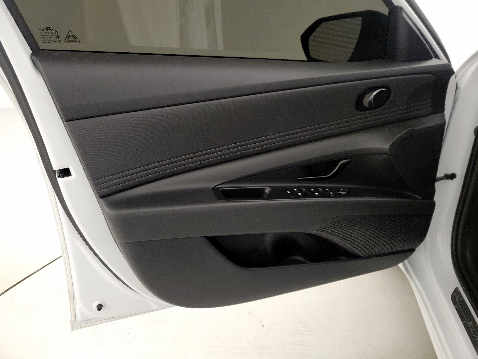 Thumbnail: 2025 Hyundai Elantra - 12