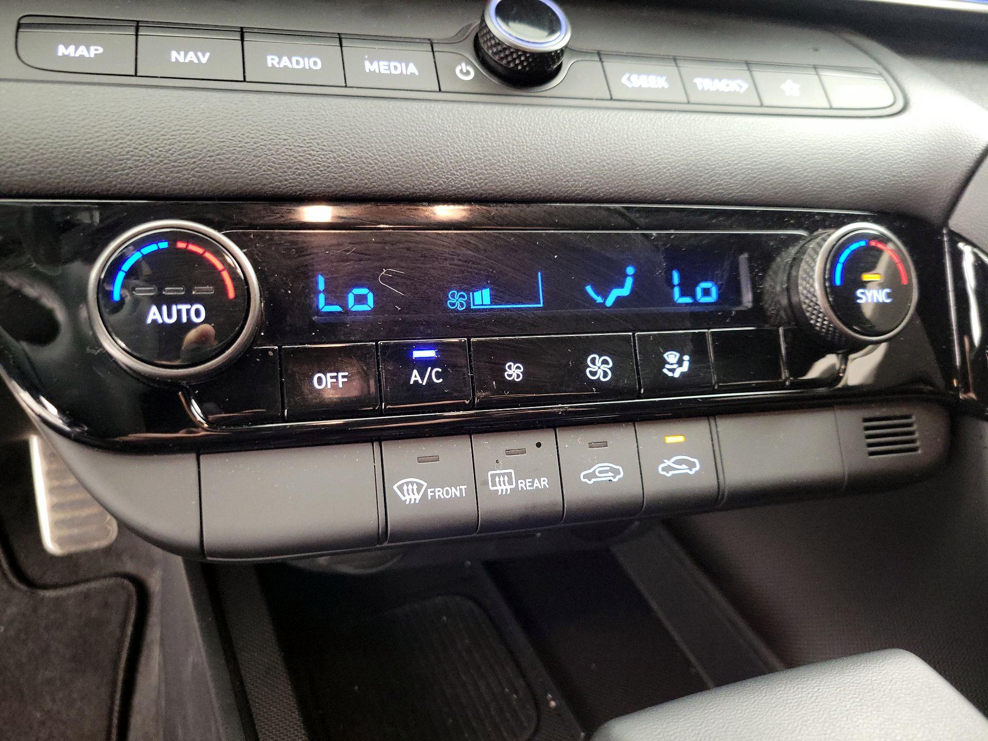 Thumbnail: 2025 Hyundai Elantra - 17