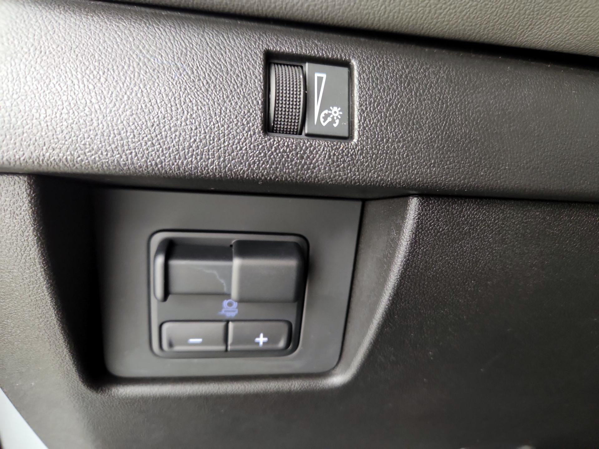 Thumbnail: 2024 Chevrolet Colorado - 13