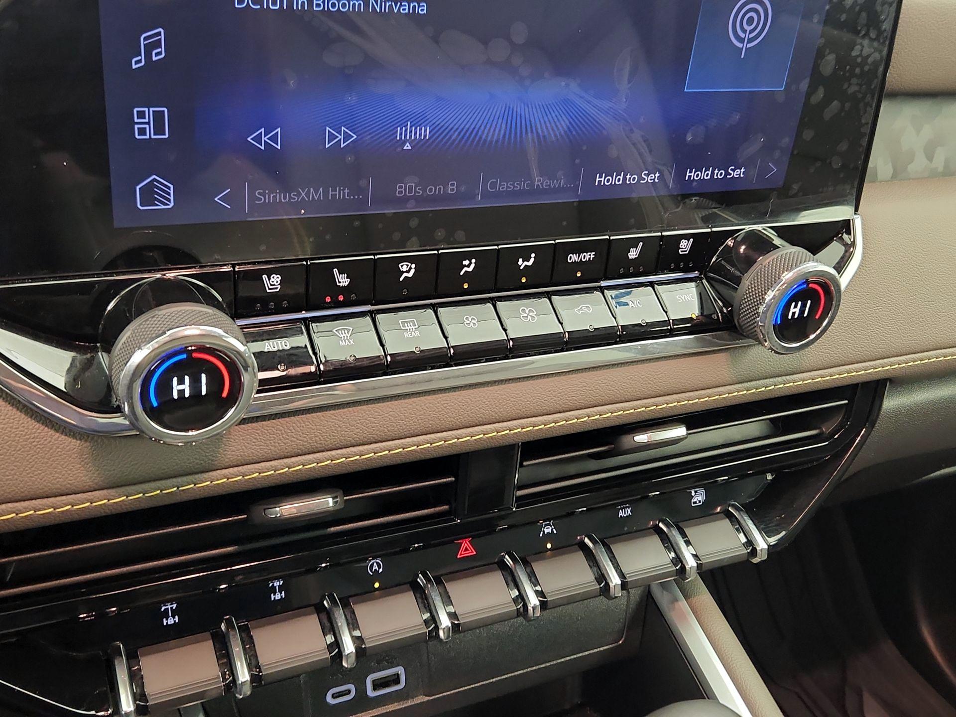 Thumbnail: 2024 Chevrolet Colorado - 17