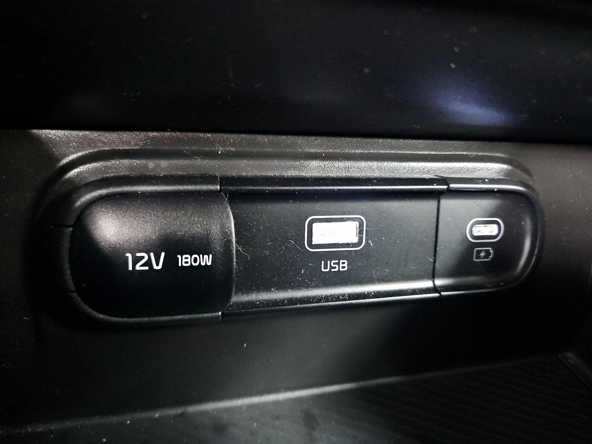 Thumbnail: 2023 Kia Sportage - 18