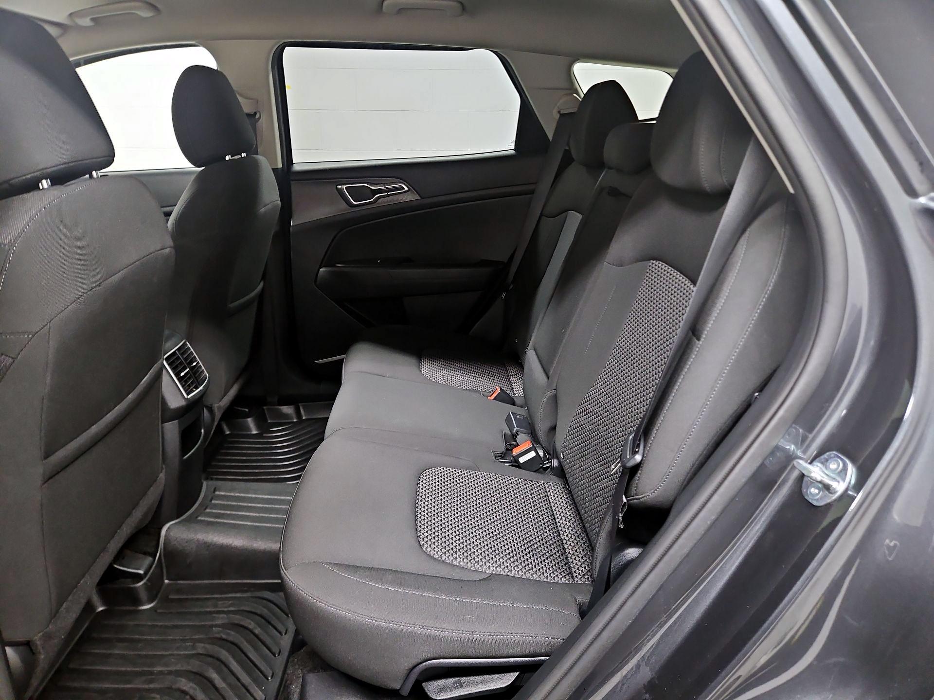 Thumbnail: 2023 Kia Sportage - 19