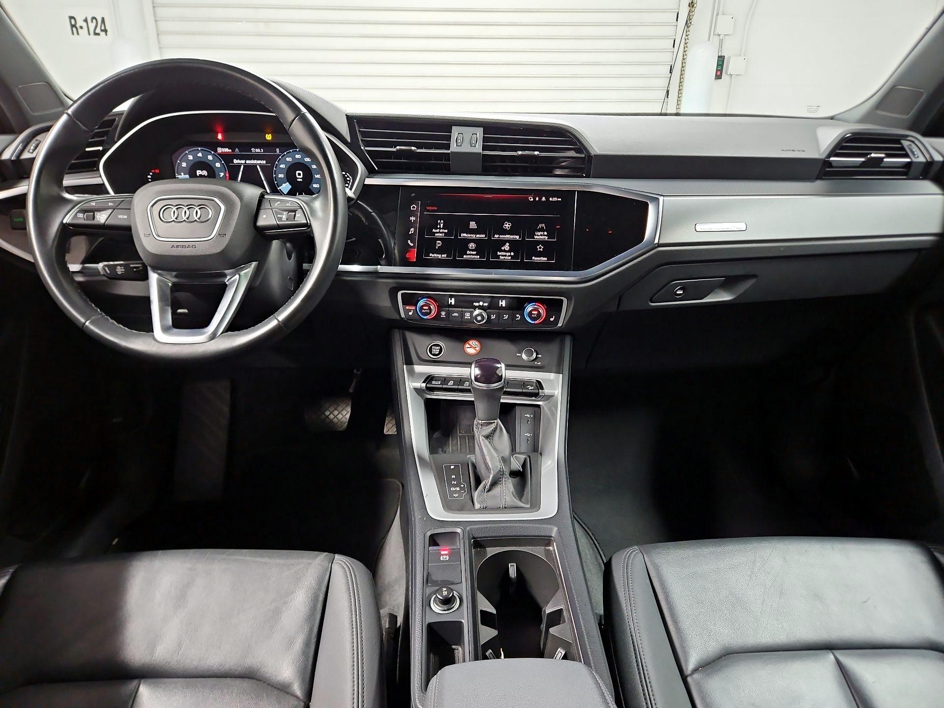 Thumbnail: 2024 Audi Q3 - 9