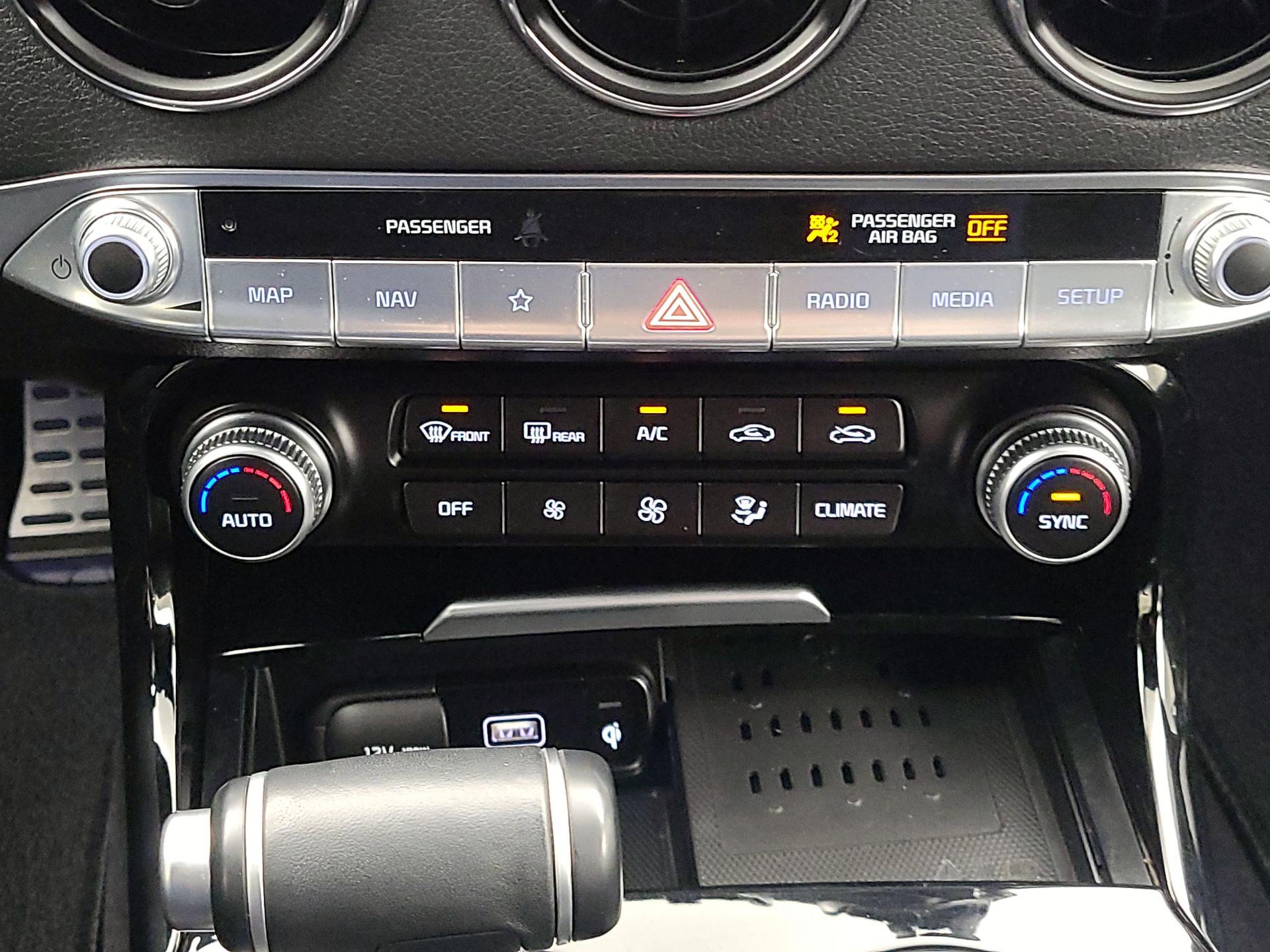 Thumbnail: 2022 Kia Stinger - 17