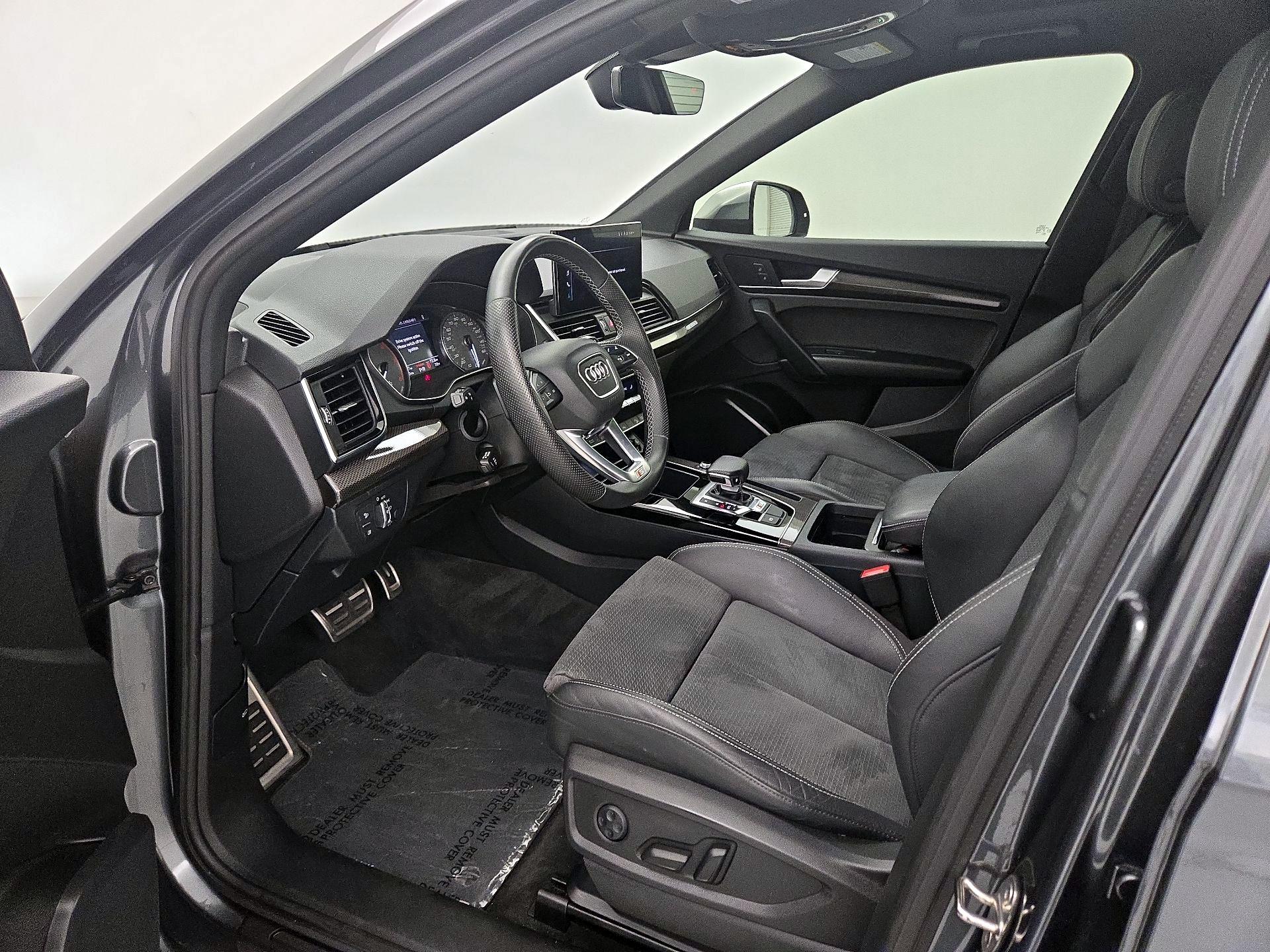 Thumbnail: 2022 Audi SQ5 - 11