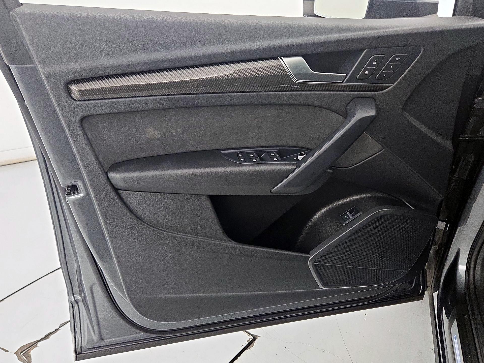 Thumbnail: 2022 Audi SQ5 - 12