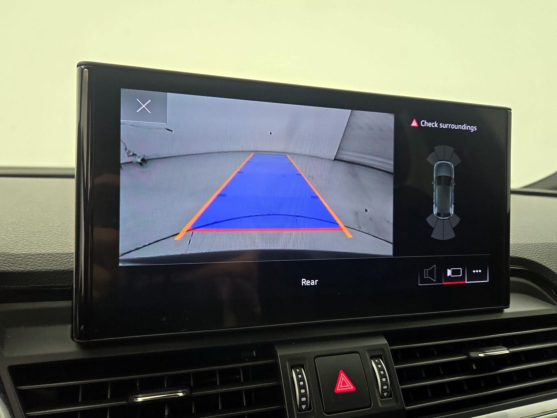 Thumbnail: 2022 Audi SQ5 - 14