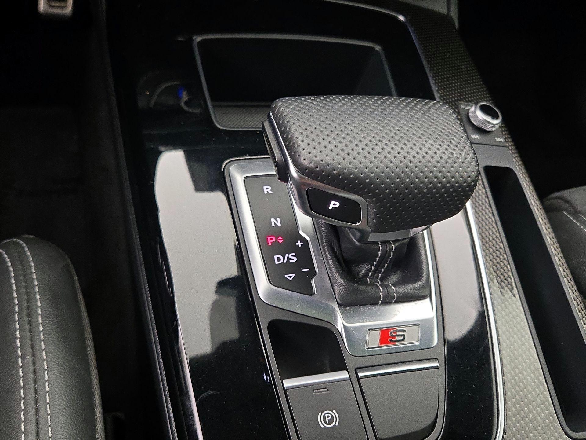 Thumbnail: 2022 Audi SQ5 - 17