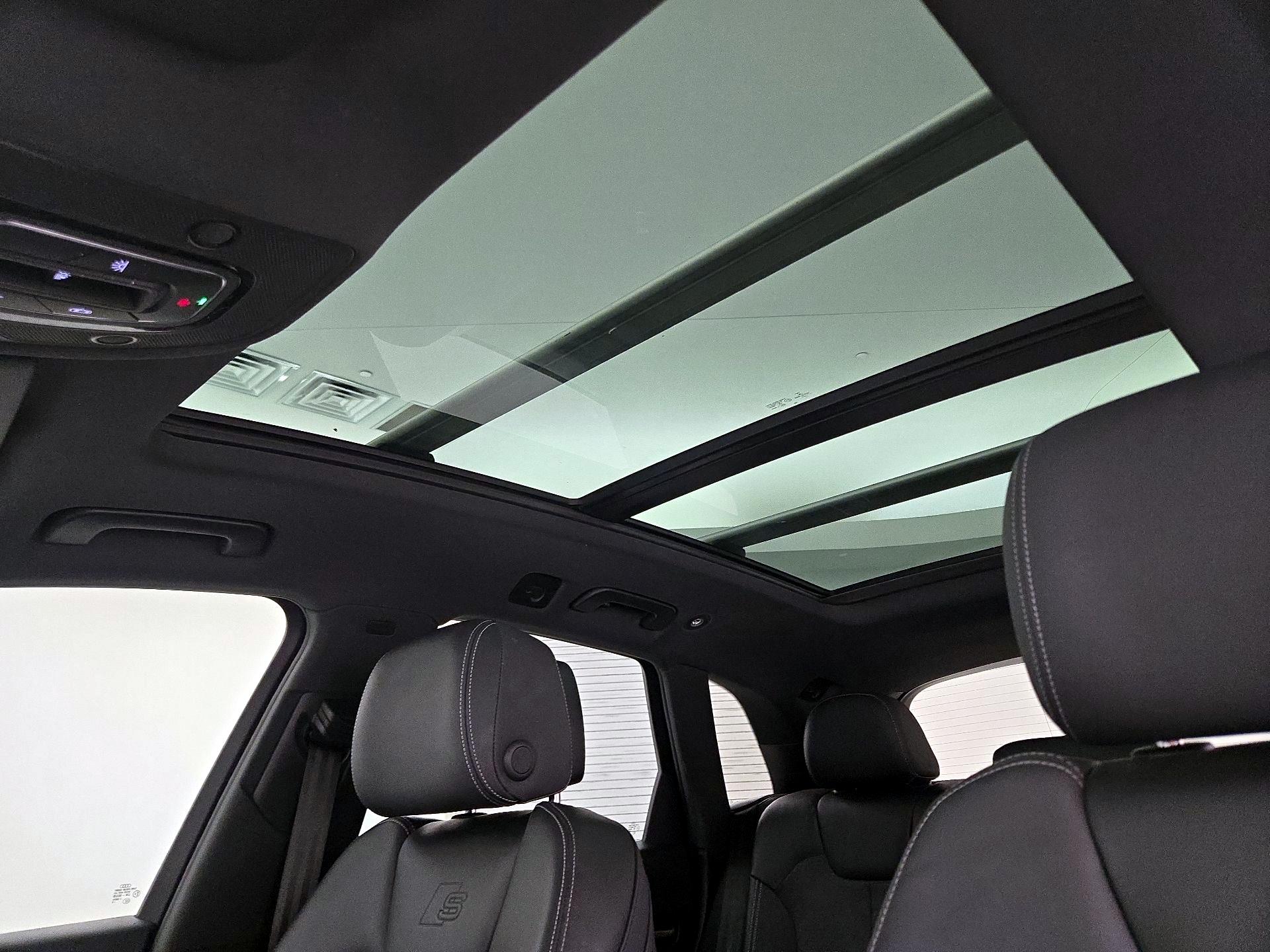 Thumbnail: 2022 Audi SQ5 - 19