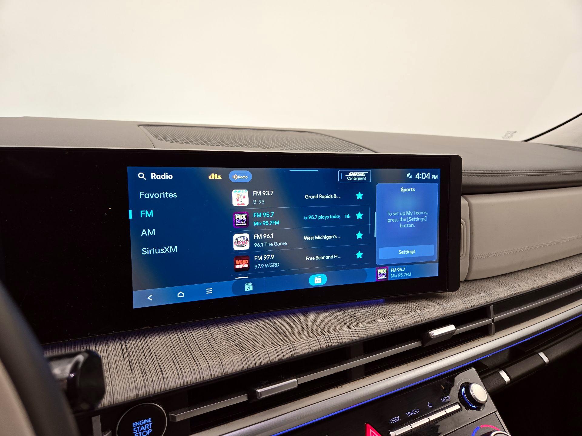 Thumbnail: 2024 Hyundai Santa Fe - 16