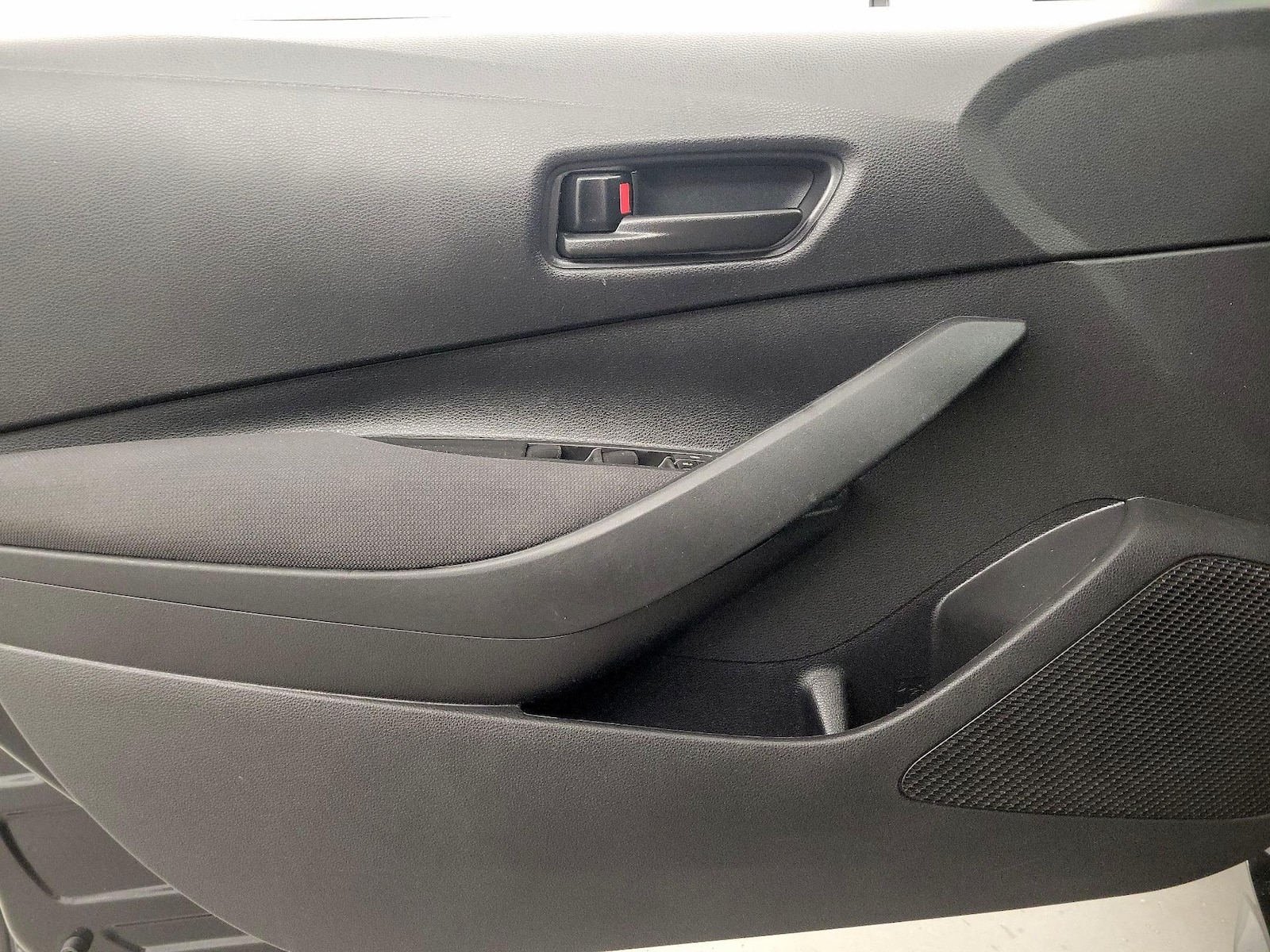 2022 Toyota Corolla LE - Photo 13