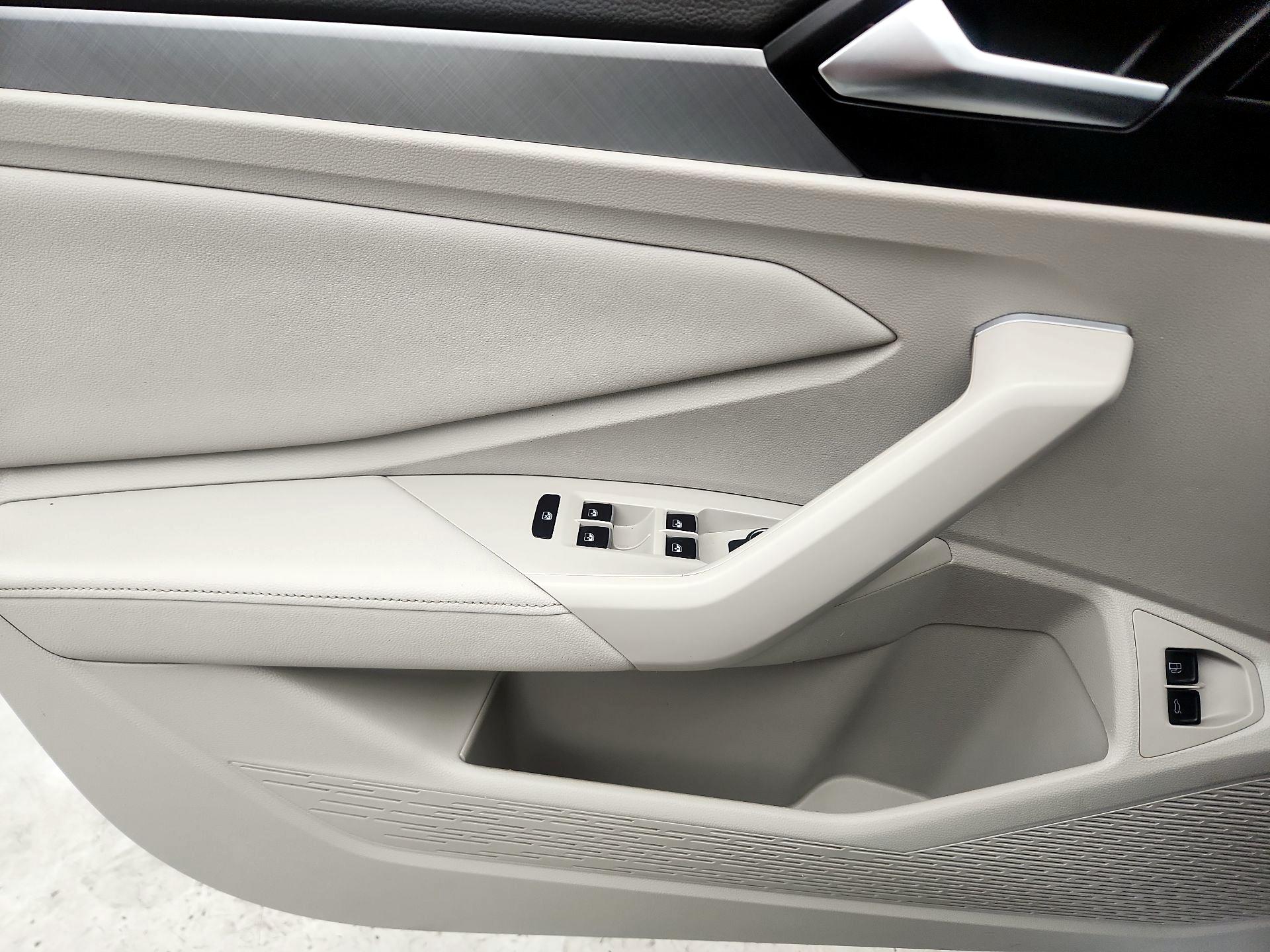 Thumbnail: 2023 Volkswagen Jetta - 12