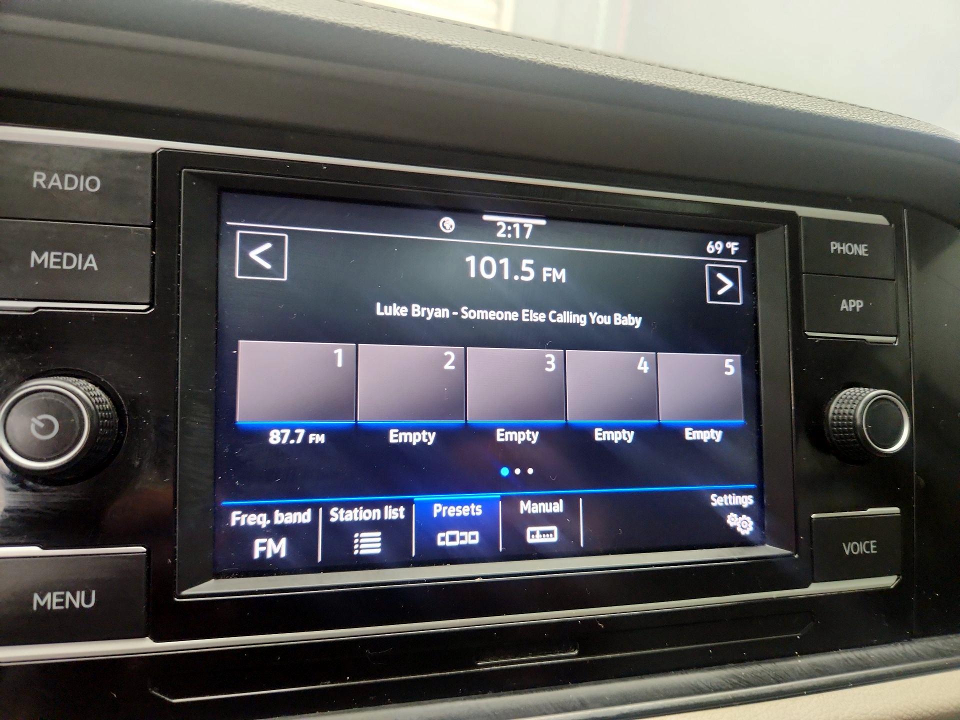 Thumbnail: 2023 Volkswagen Jetta - 15