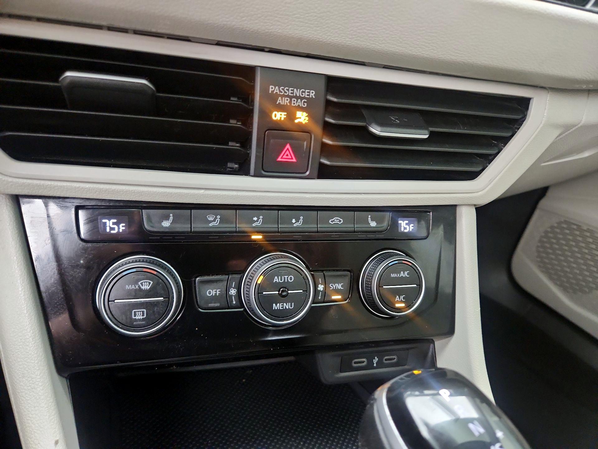 Thumbnail: 2023 Volkswagen Jetta - 16