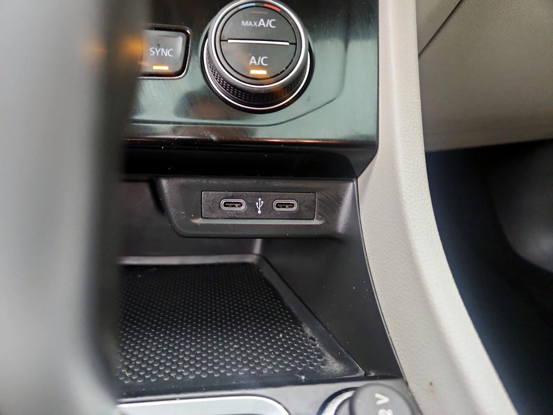 Thumbnail: 2023 Volkswagen Jetta - 18