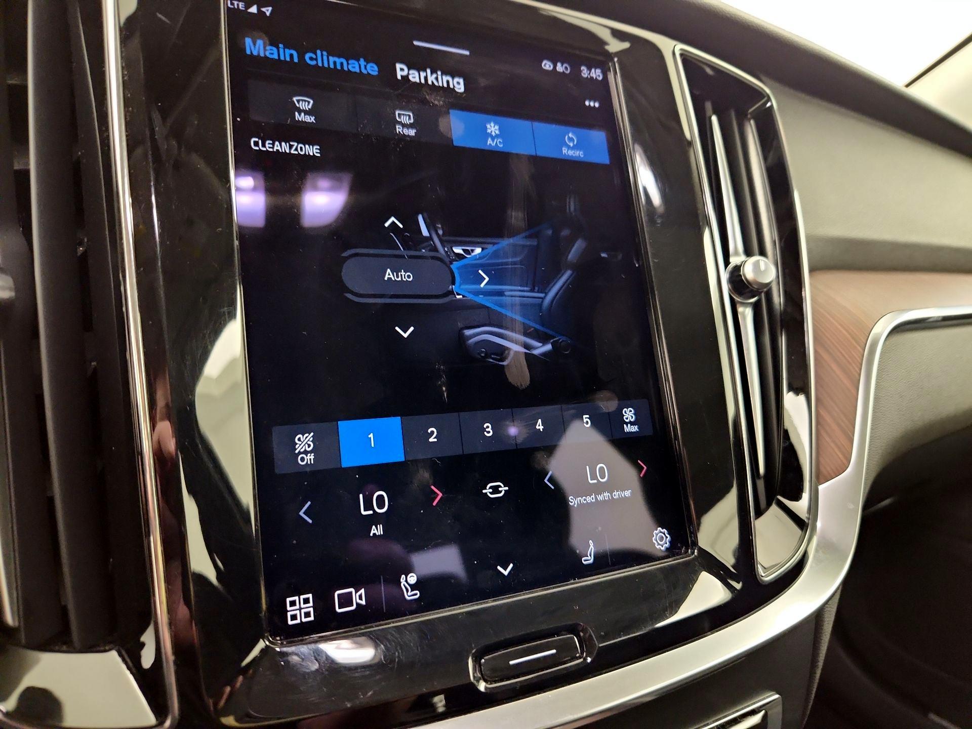 Thumbnail: 2024 Volvo S60 - 16