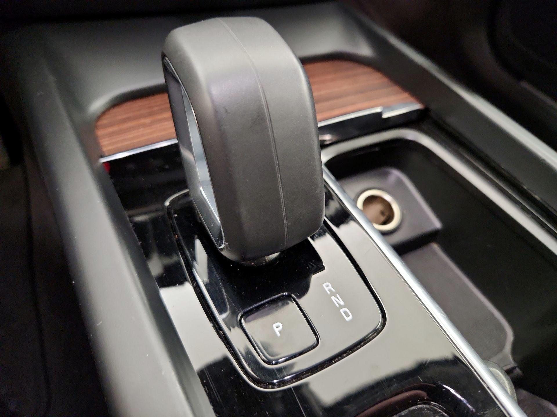 Thumbnail: 2024 Volvo S60 - 17